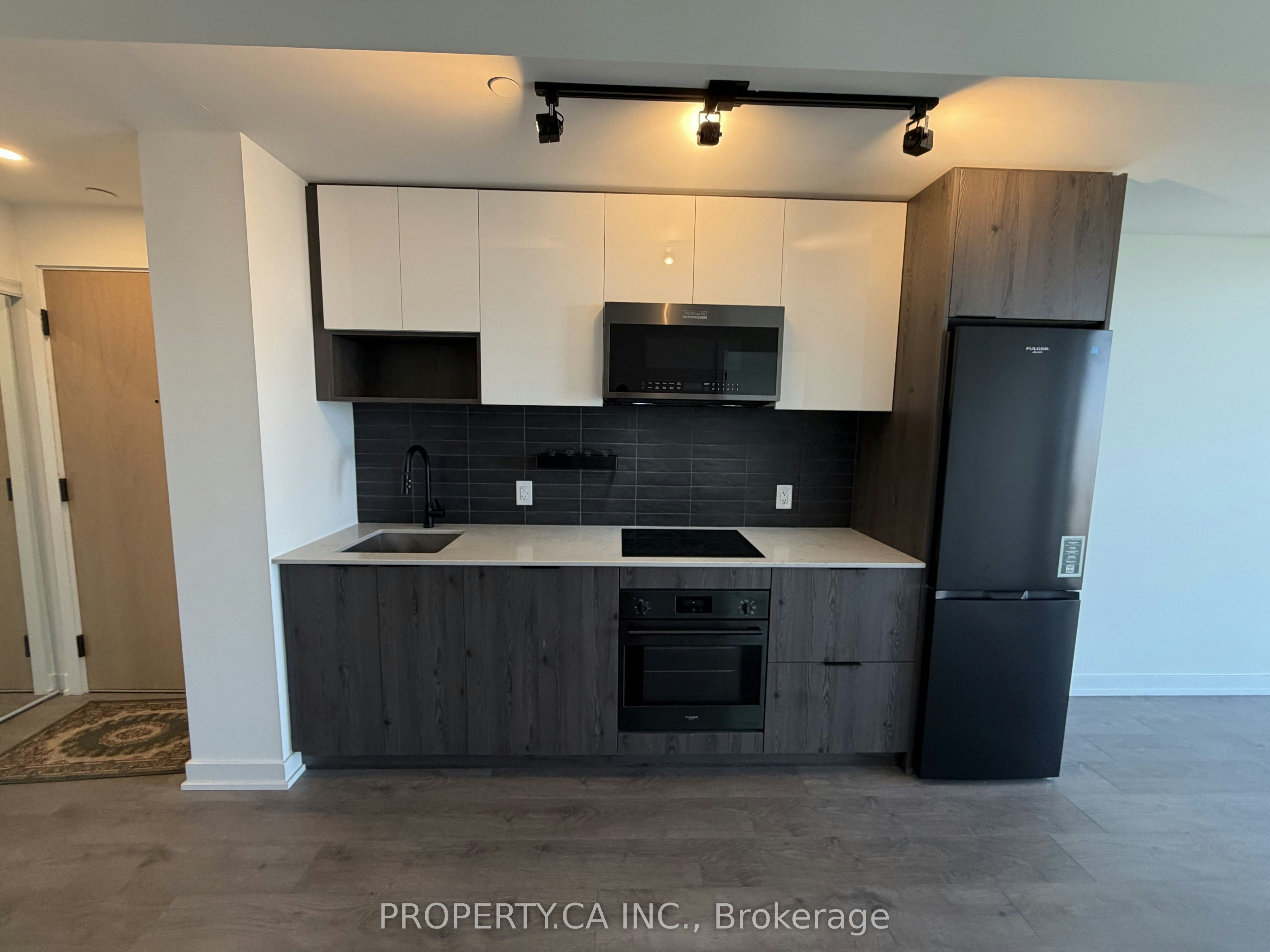 2513-5 Defries Street, Toronto, ON, M5A 0W7 - 2