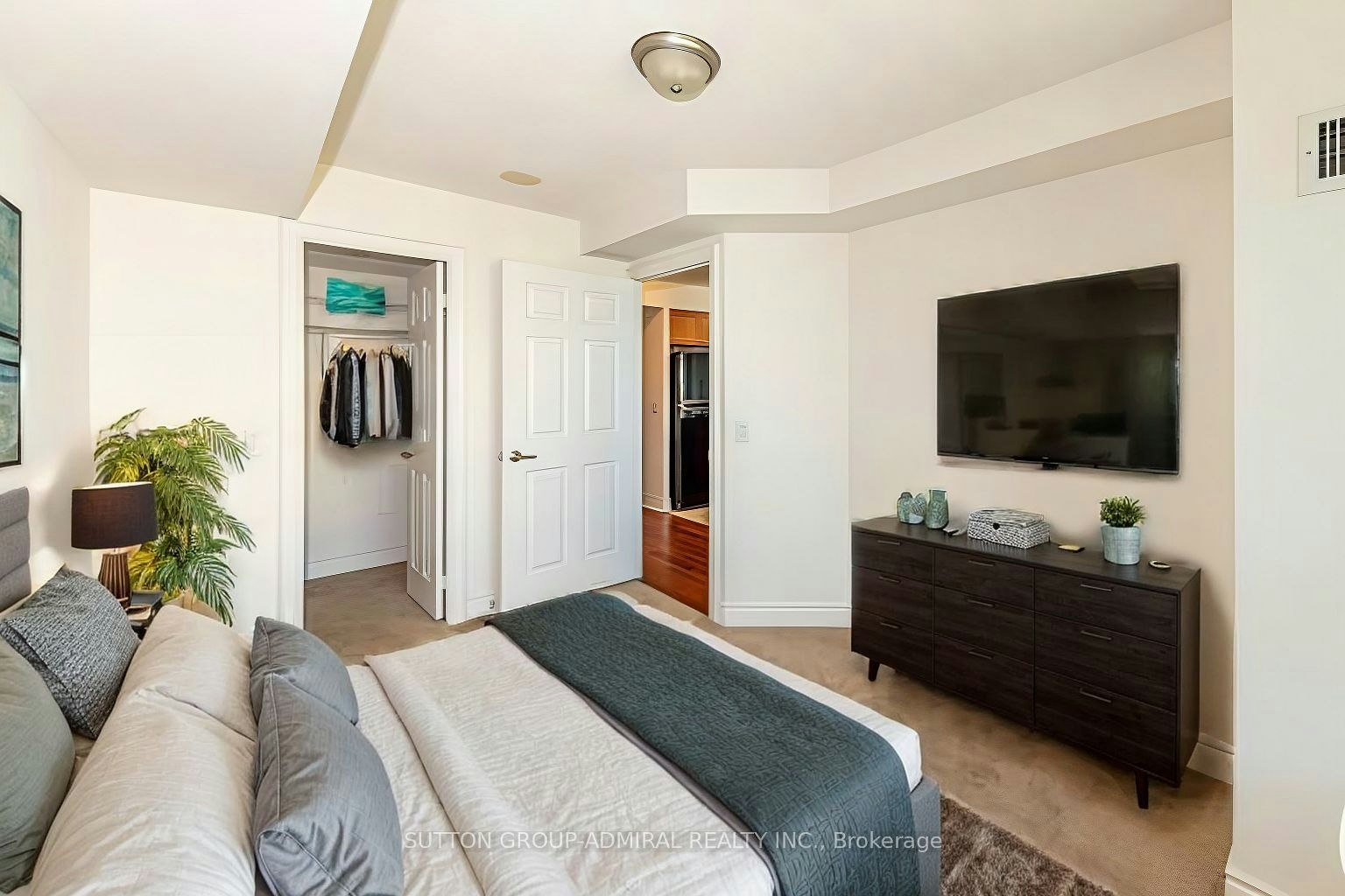 2422-25 Greenview Avenue, Toronto, ON, M2M 0A5 - 7
