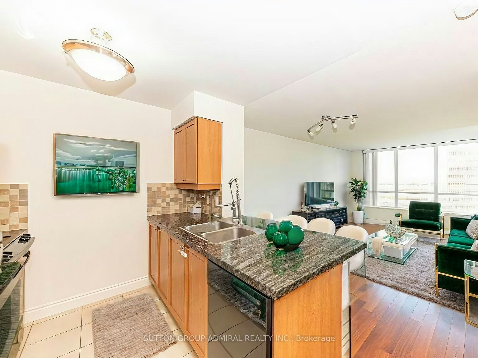 2422-25 Greenview Avenue, Toronto, ON, M2M 0A5 - 5
