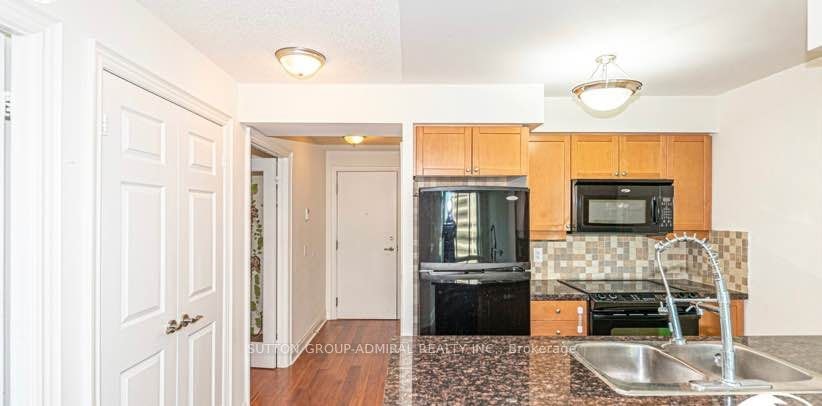 2422-25 Greenview Avenue, Toronto, ON, M2M 0A5 - 9