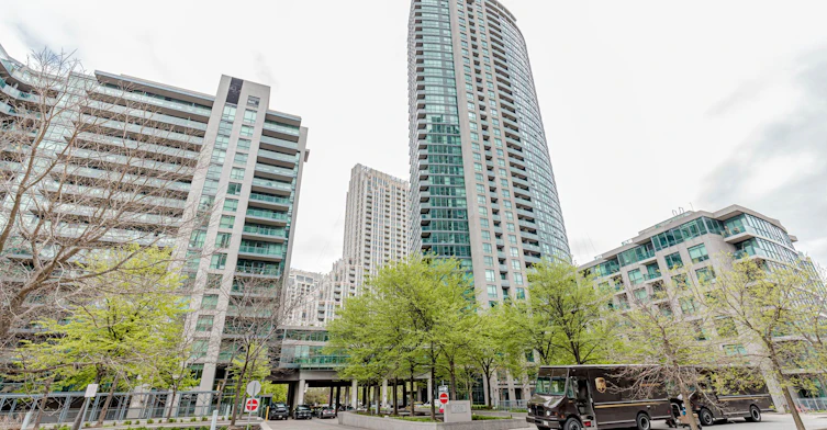 1611-215 Fort York Boulevard, Toronto, ON, M5V 4A2