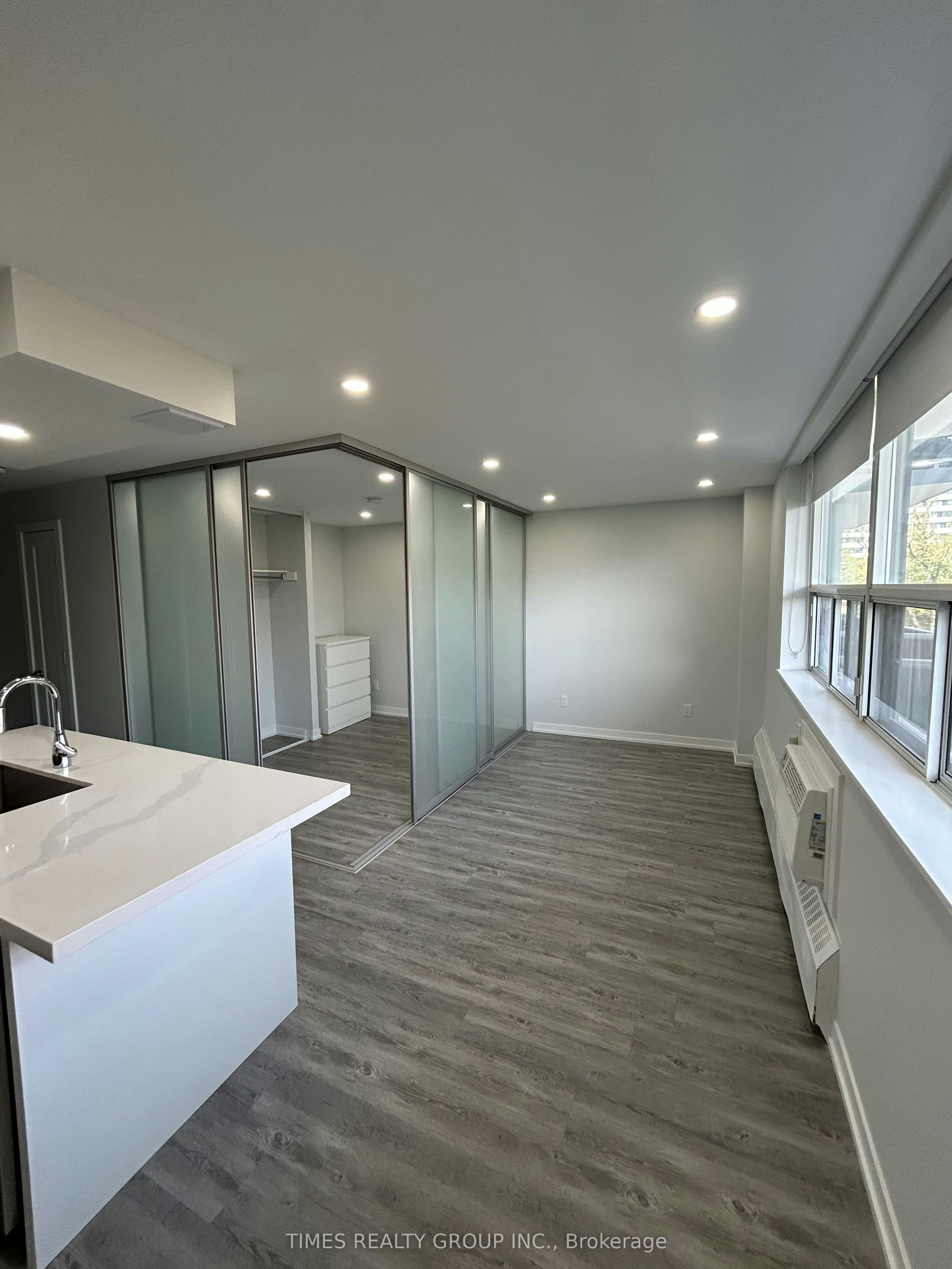 503-15 Walmer Road, Toronto, ON, M5R 2X1 - 10