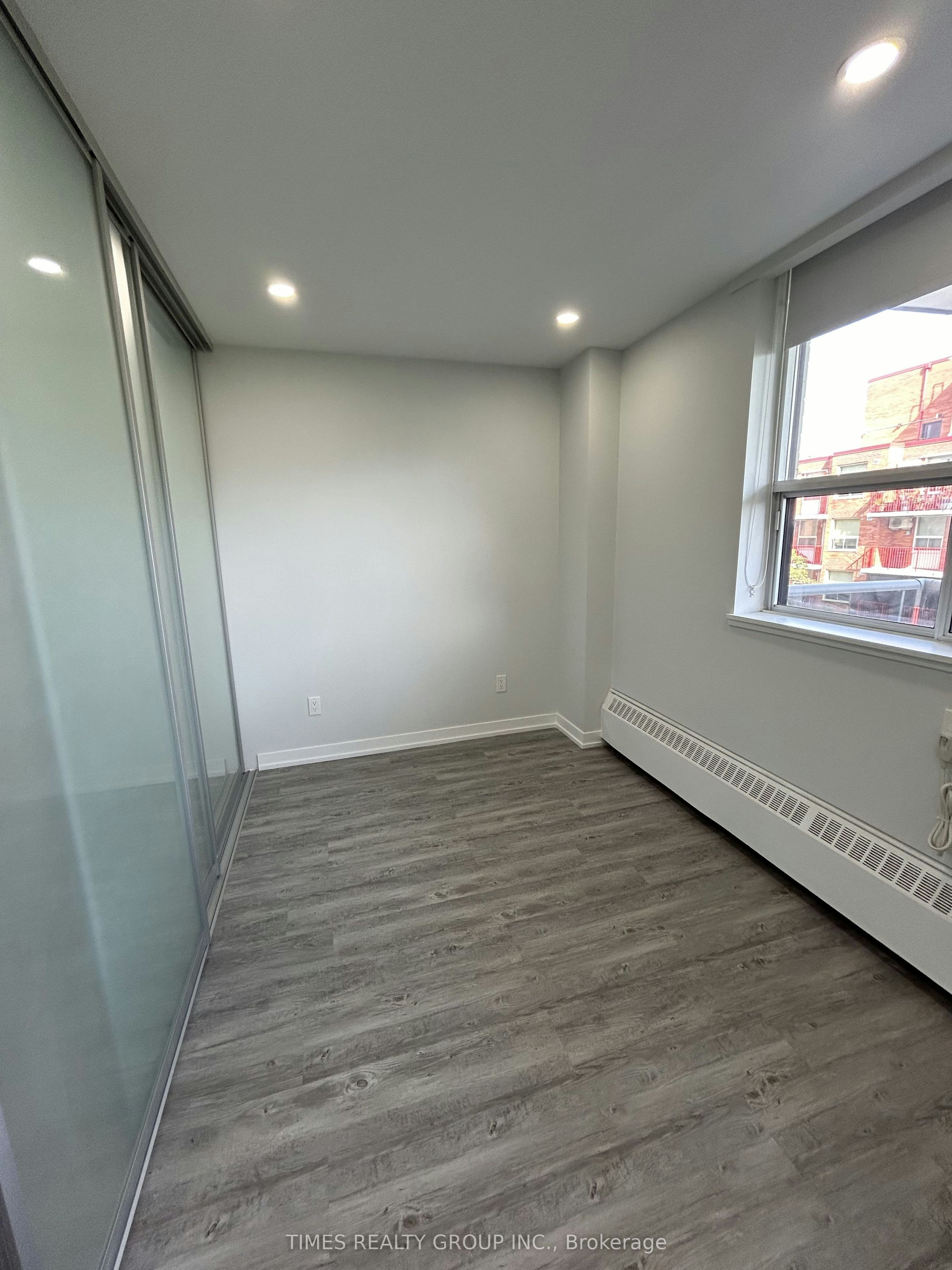503-15 Walmer Road, Toronto, ON, M5R 2X1 - 6