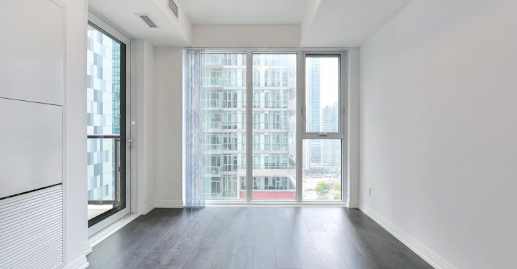2015-400 King Street W, Toronto, ON, M5V 0X8 - 2