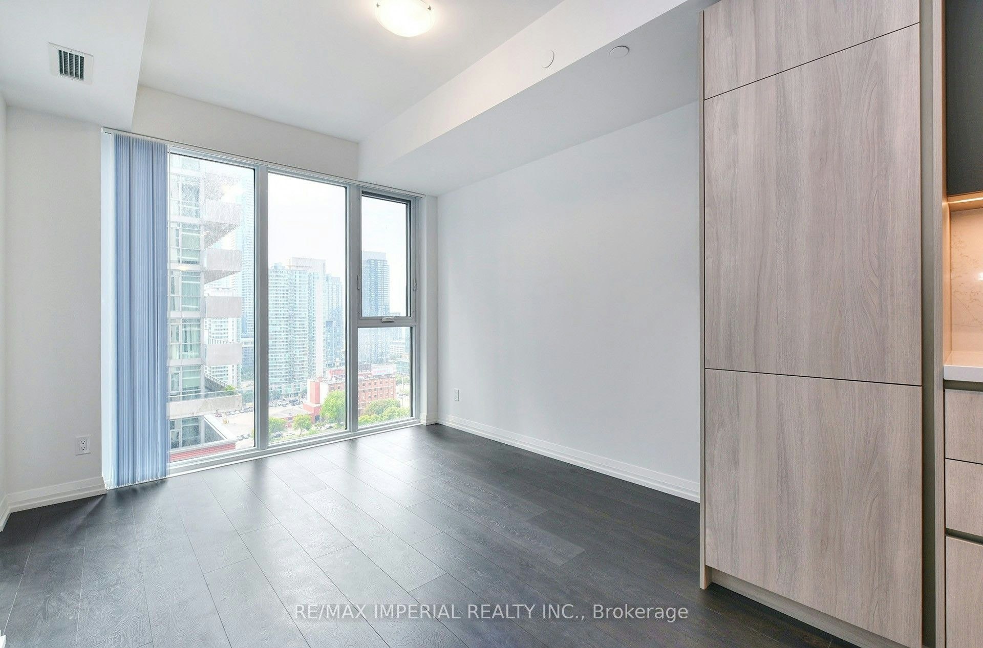 2015-400 King Street W, Toronto, ON, M5V 0X8