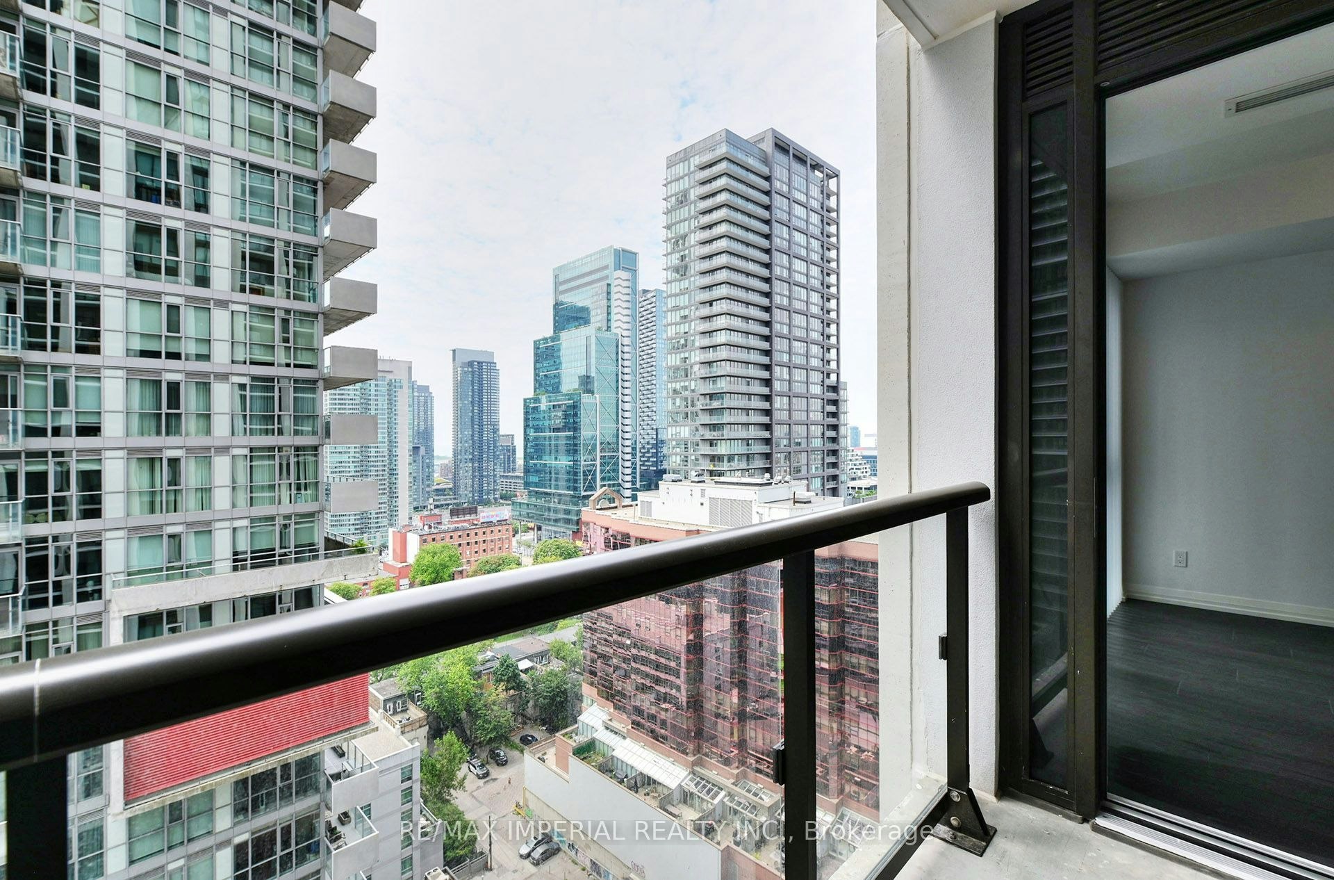 2015-400 King Street W, Toronto, ON, M5V 0X8 - 13