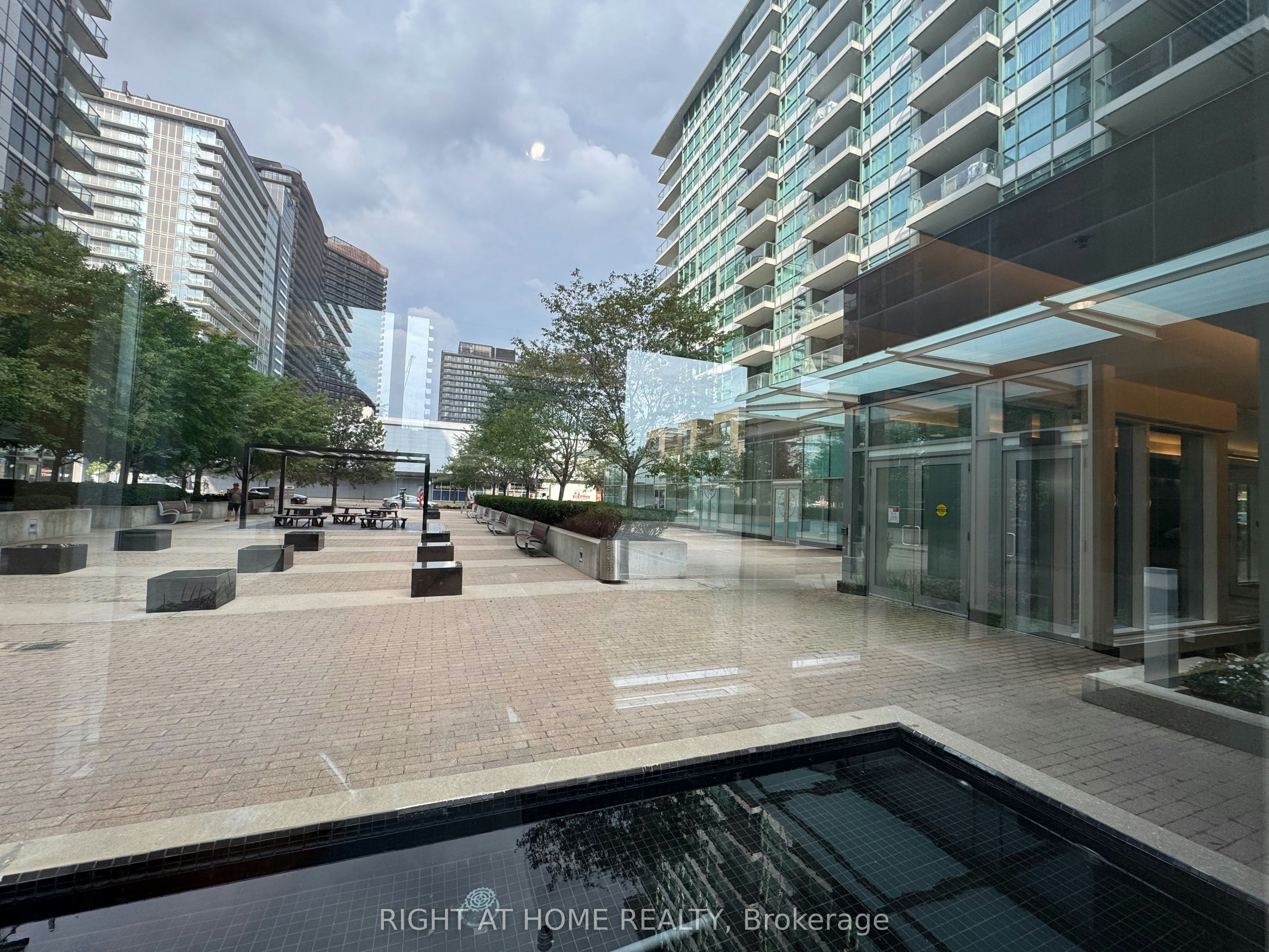 916-15 Singer Court, Toronto, ON, M2K 0B2