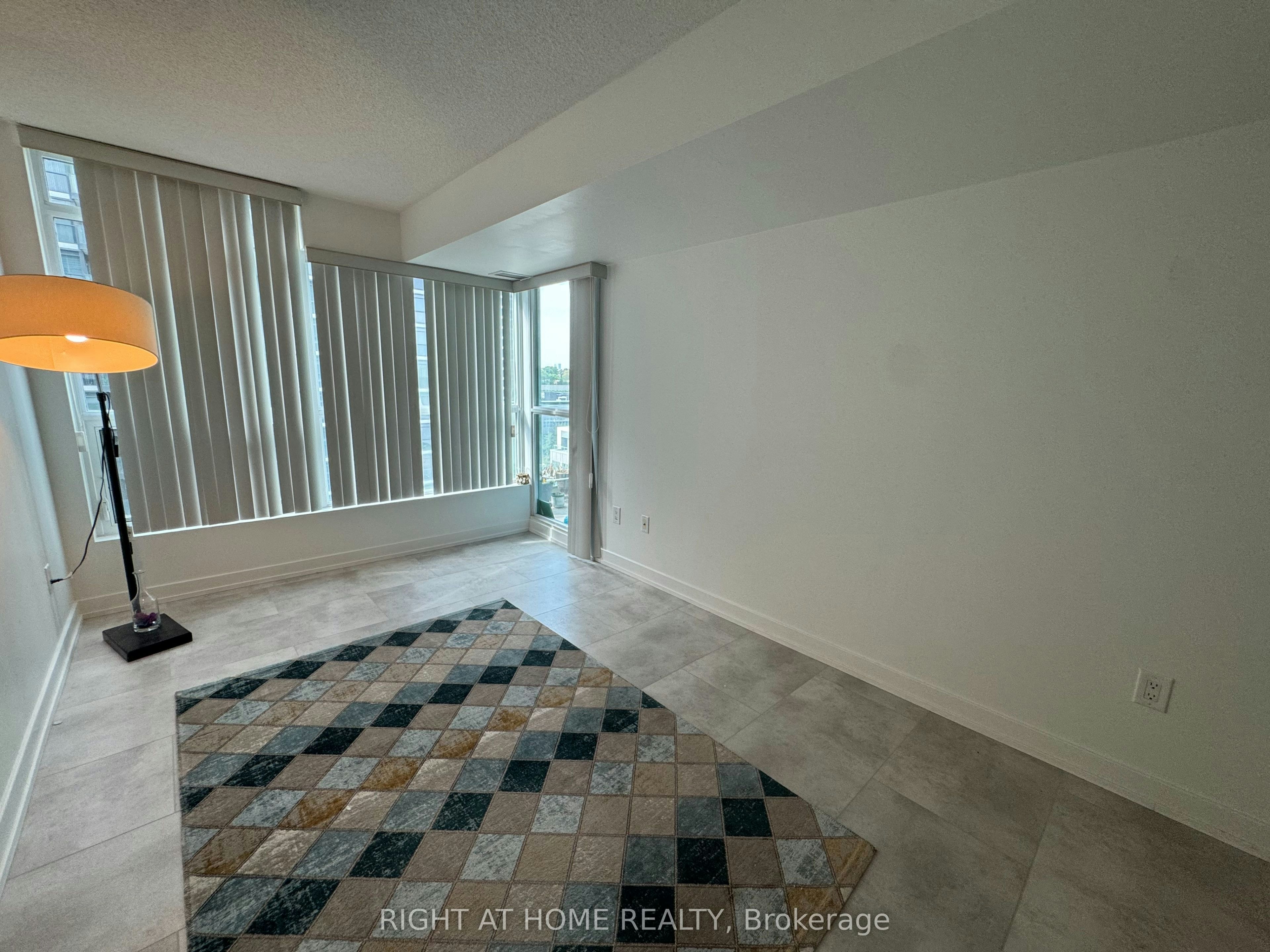 916-15 Singer Court, Toronto, ON, M2K 0B2 - 16