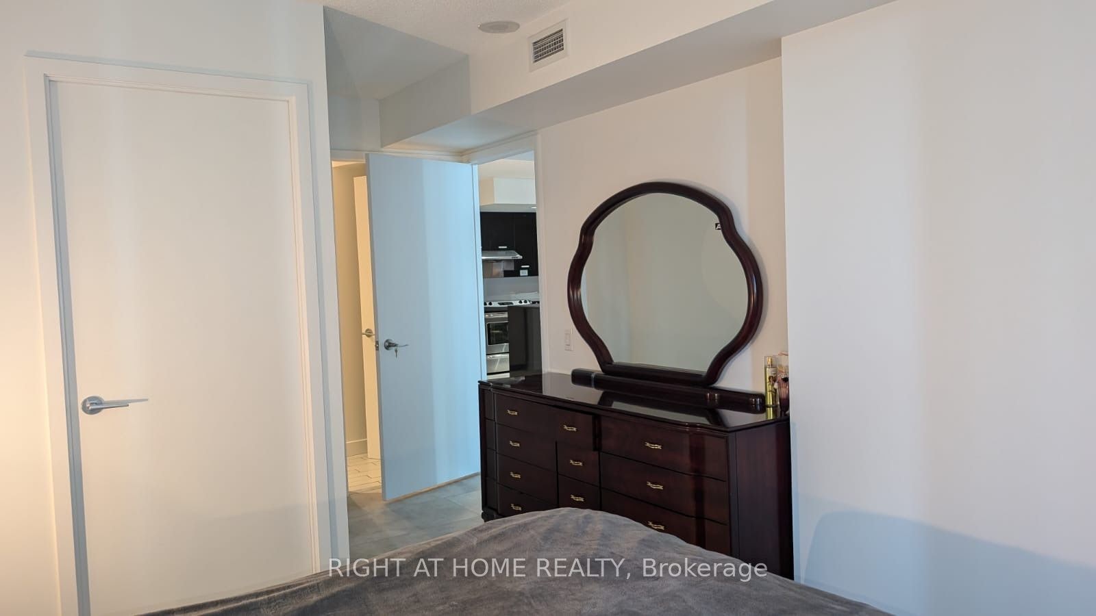 916-15 Singer Court, Toronto, ON, M2K 0B2 - 6