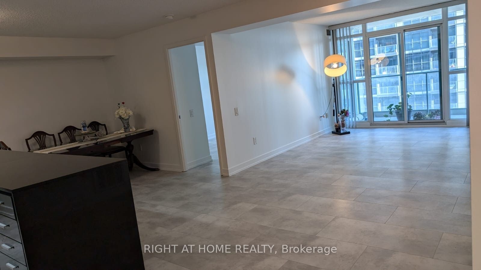 916-15 Singer Court, Toronto, ON, M2K 0B2 - 5