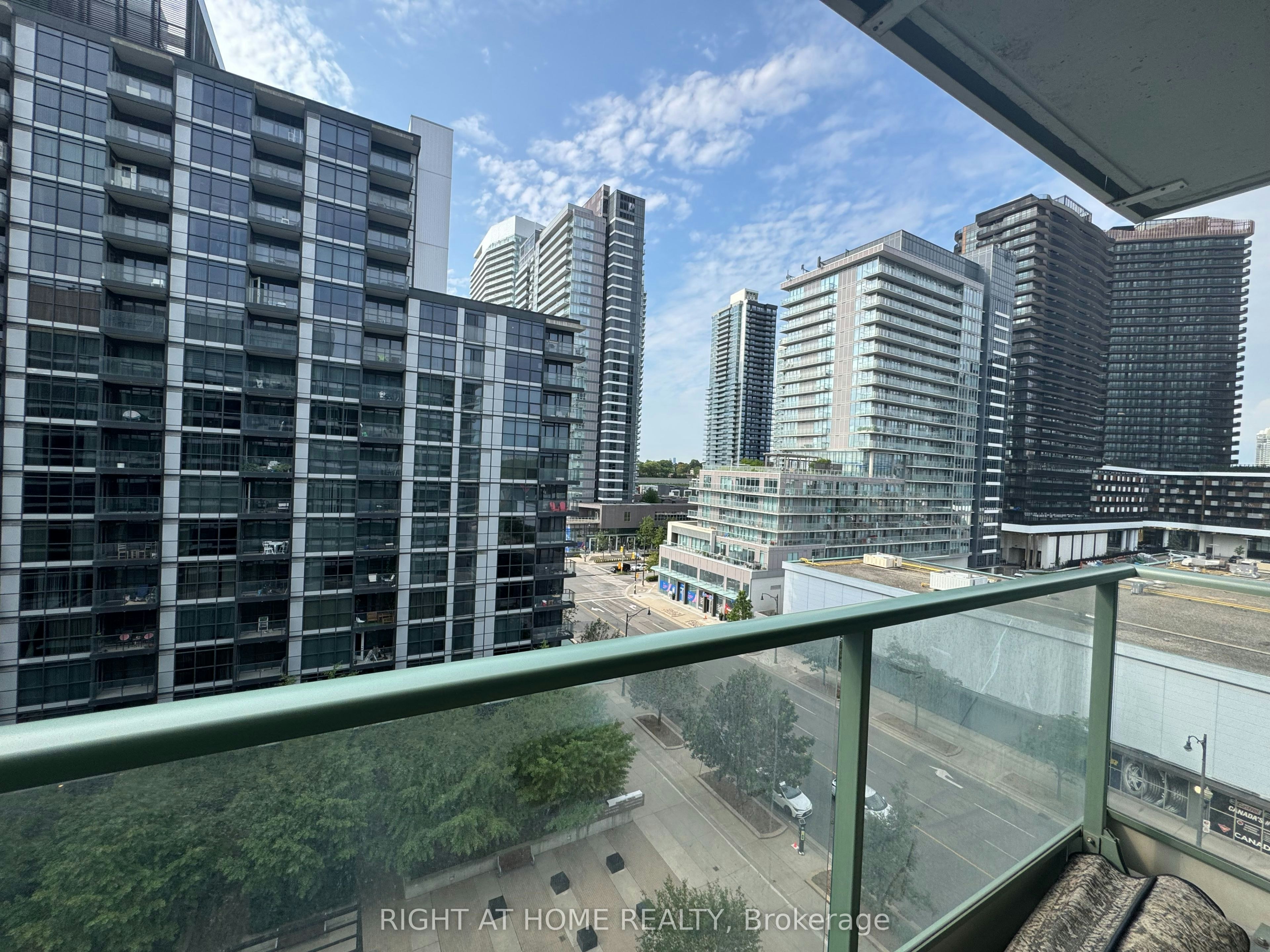 916-15 Singer Court, Toronto, ON, M2K 0B2 - 17