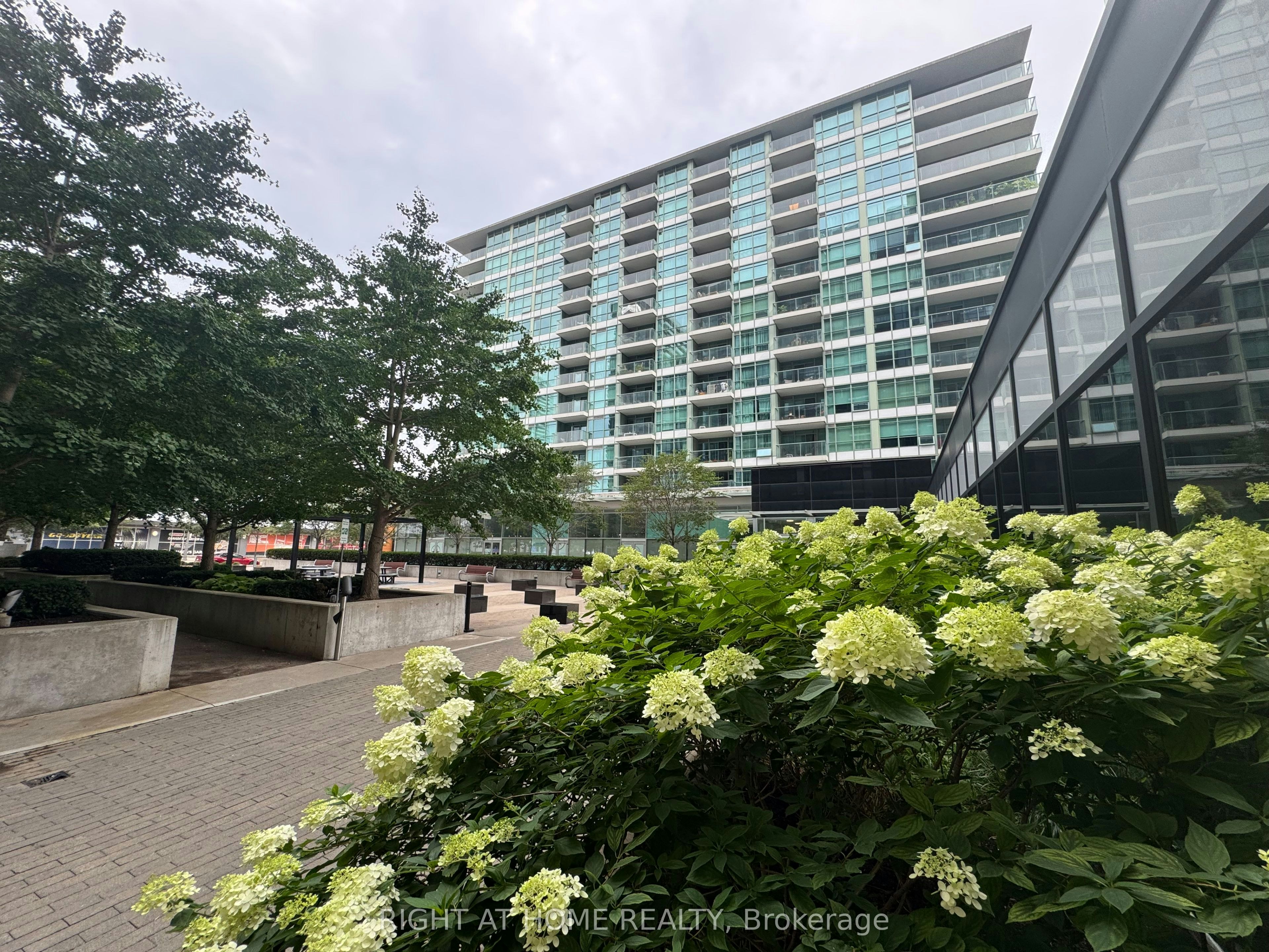 916-15 Singer Court, Toronto, ON, M2K 0B2 - 27