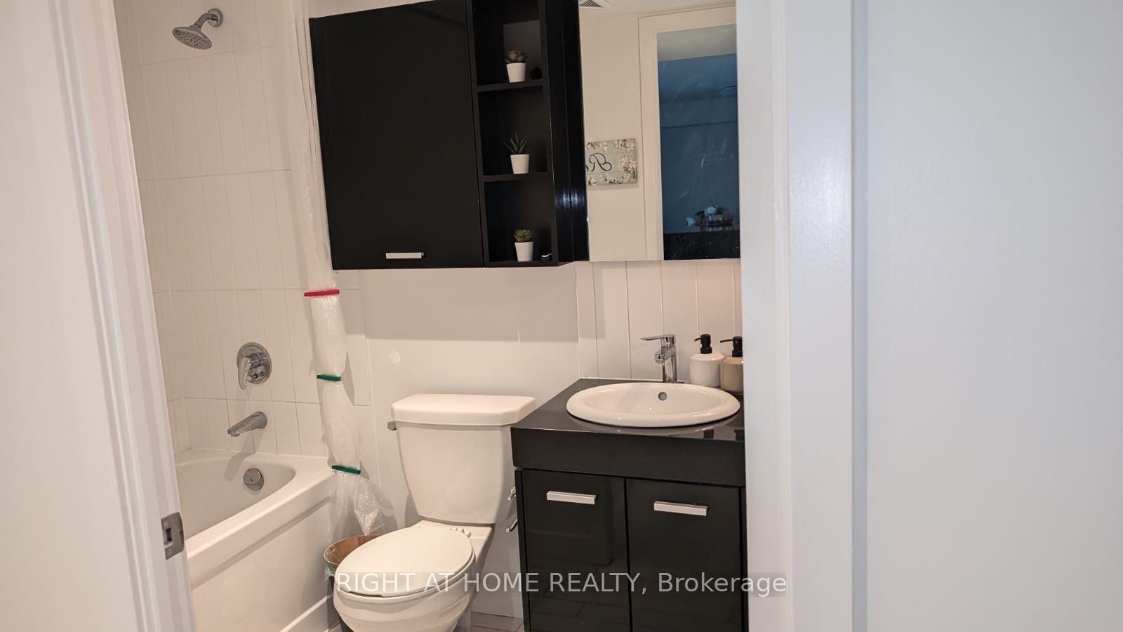 916-15 Singer Court, Toronto, ON, M2K 0B2 - 9