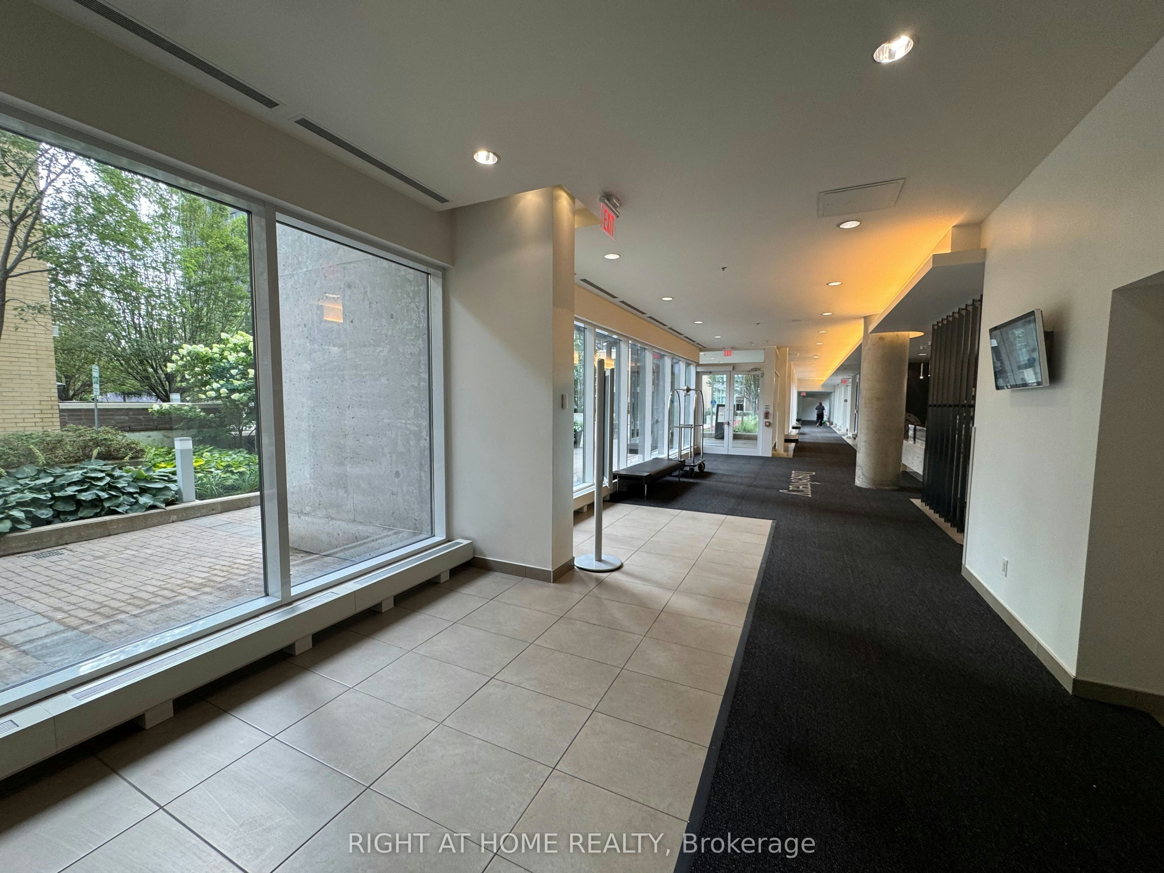 916-15 Singer Court, Toronto, ON, M2K 0B2 - 21