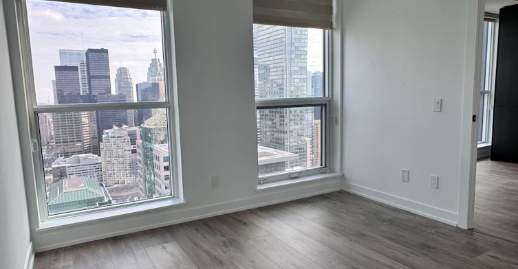 4001-327 King Street, Toronto, ON, M5V 0W7 - 3