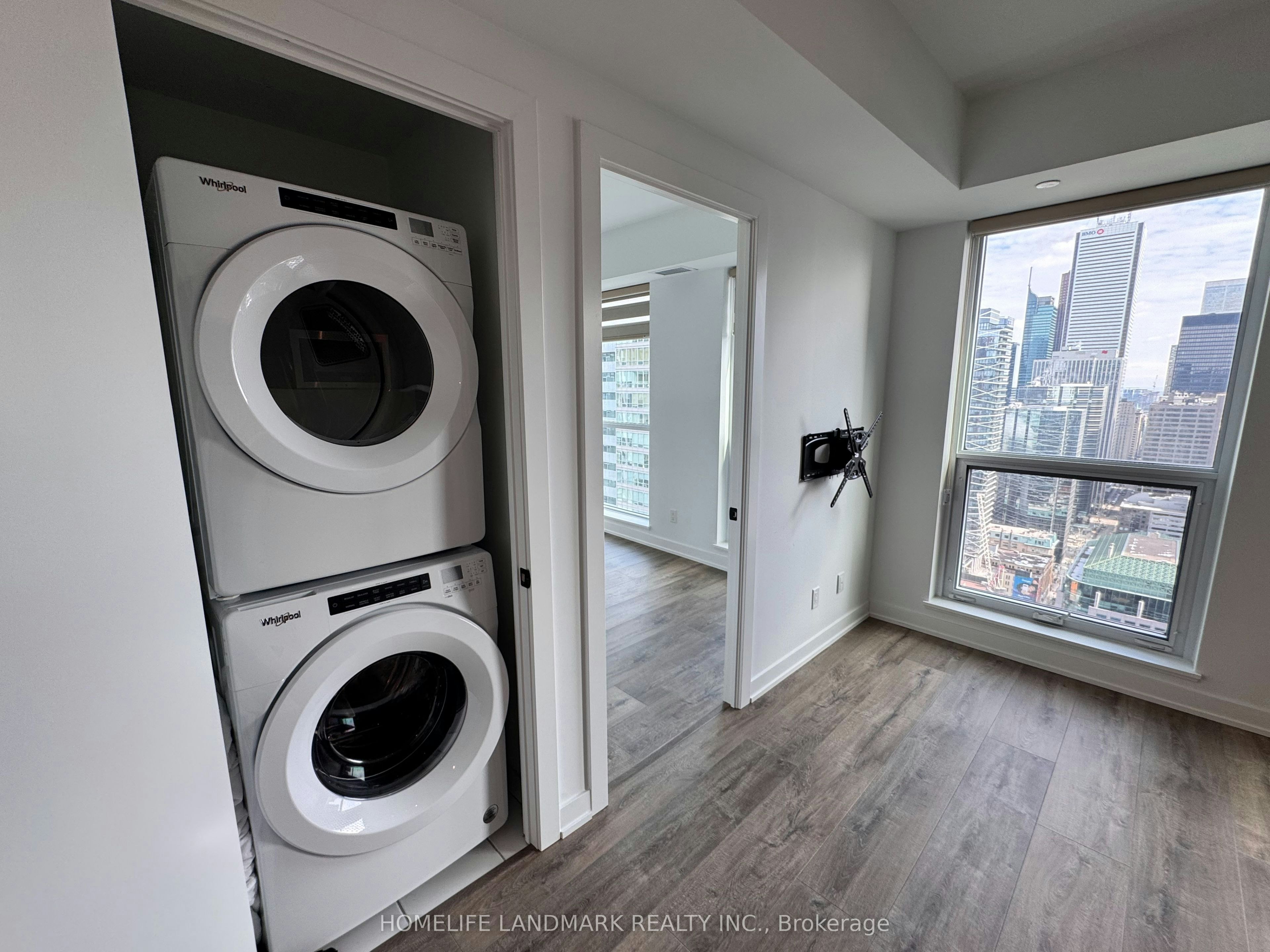 4001-327 King Street, Toronto, ON, M5V 0W7 - 5