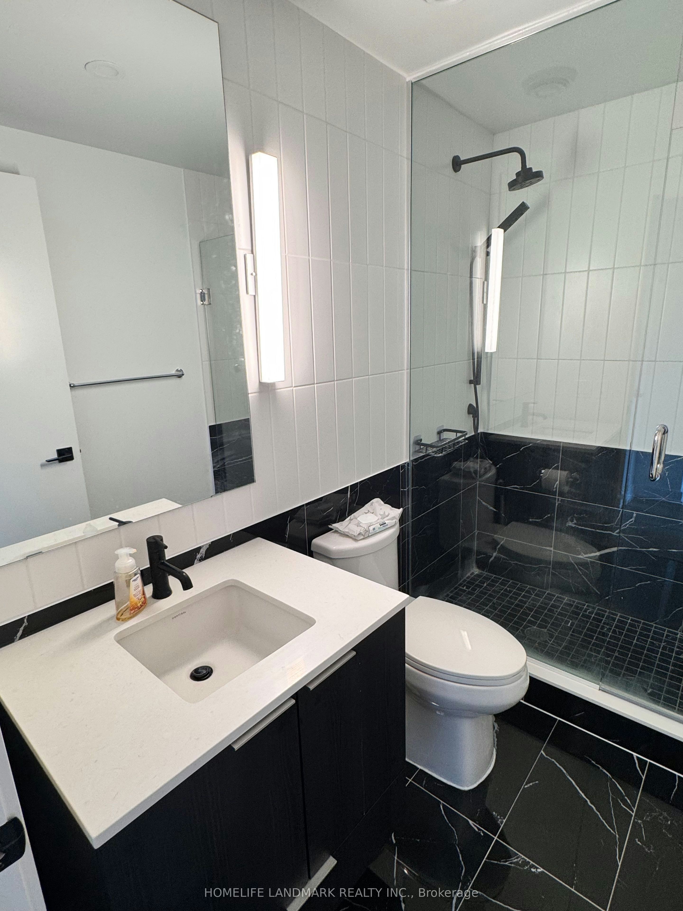 4001-327 King Street, Toronto, ON, M5V 0W7 - 4