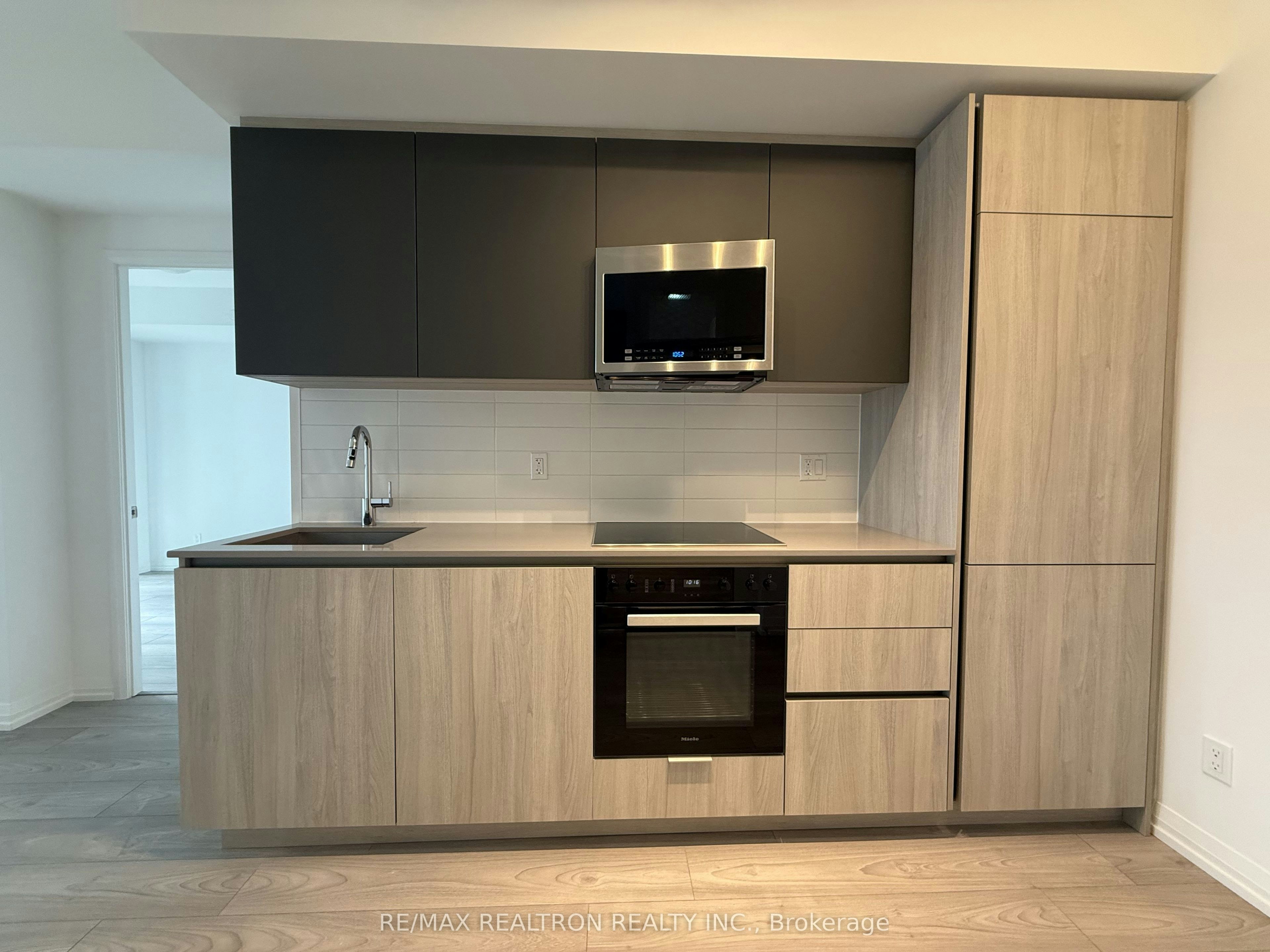 1917-400 King Street W, Toronto, ON, M5V 1K2 - 3
