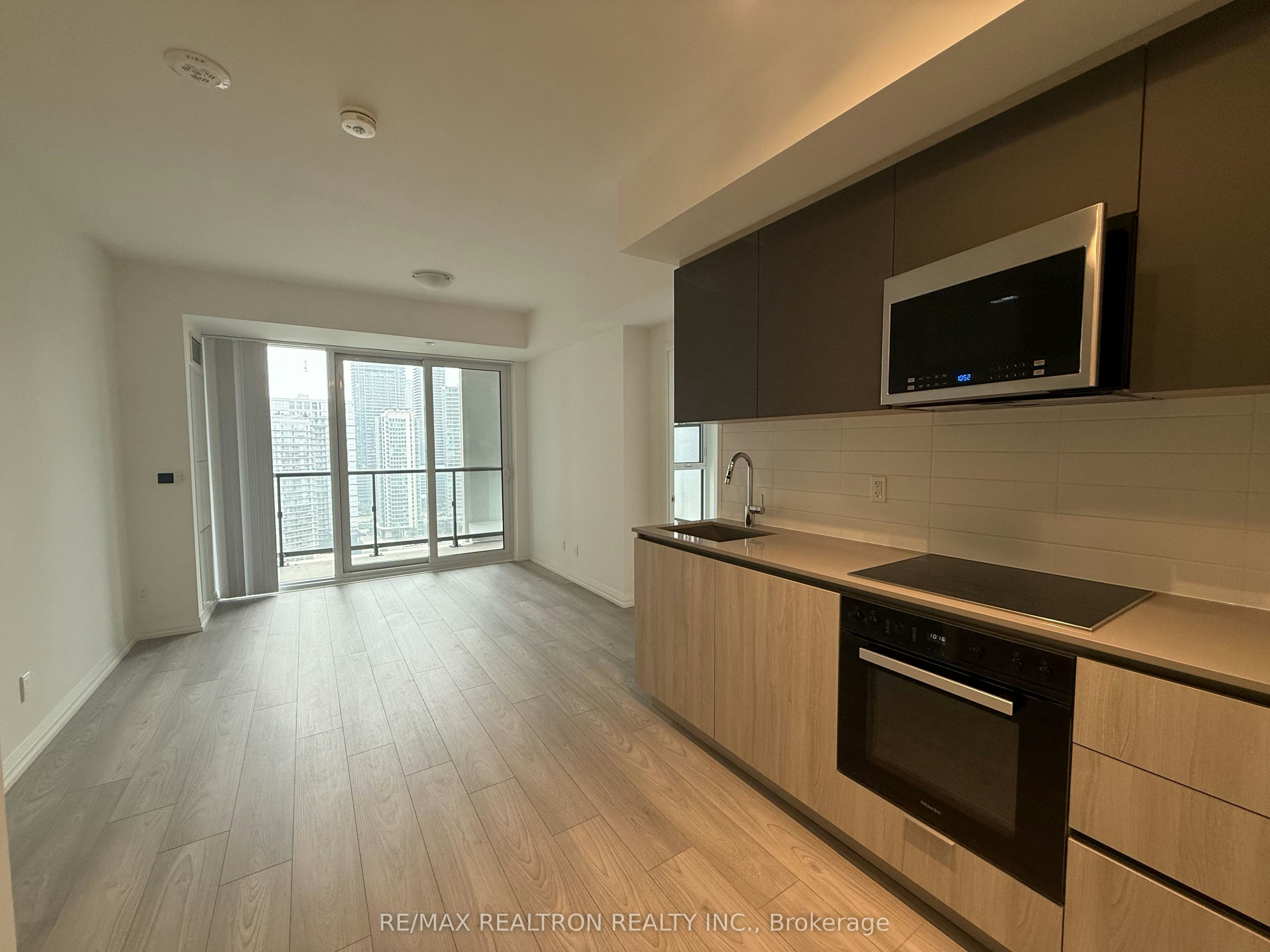 1917-400 King Street W, Toronto, ON, M5V 1K2