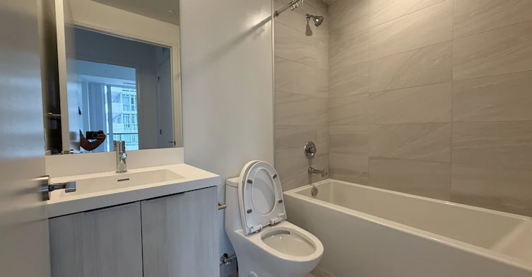 1917-400 King Street W, Toronto, ON, M5V 1K2 - 8