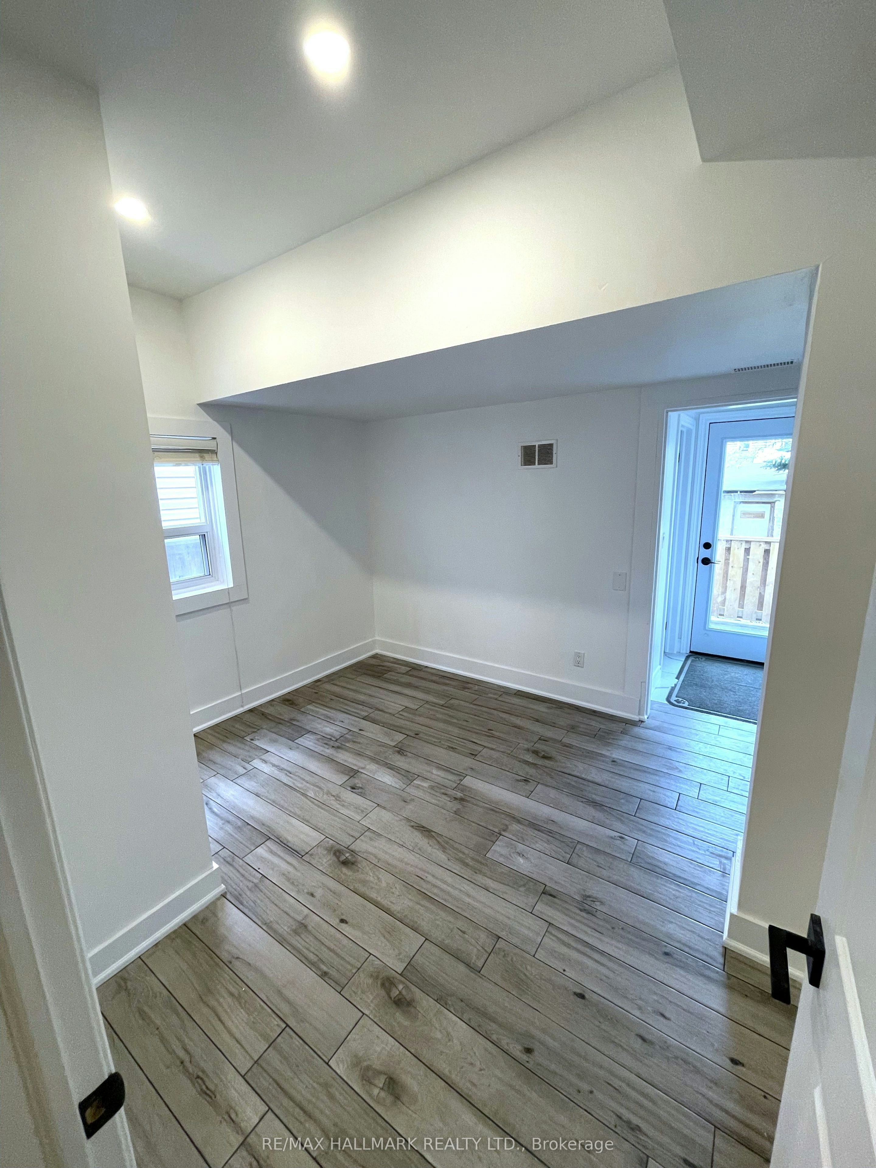 202-293 Euclid Avenue, Toronto, ON, M6J 2K1 - 3