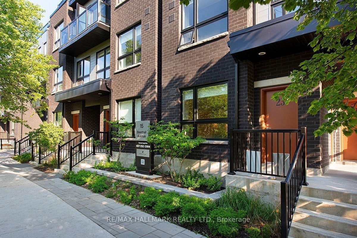 6-15 Brenthall Avenue, Toronto, ON, M2R 0B3