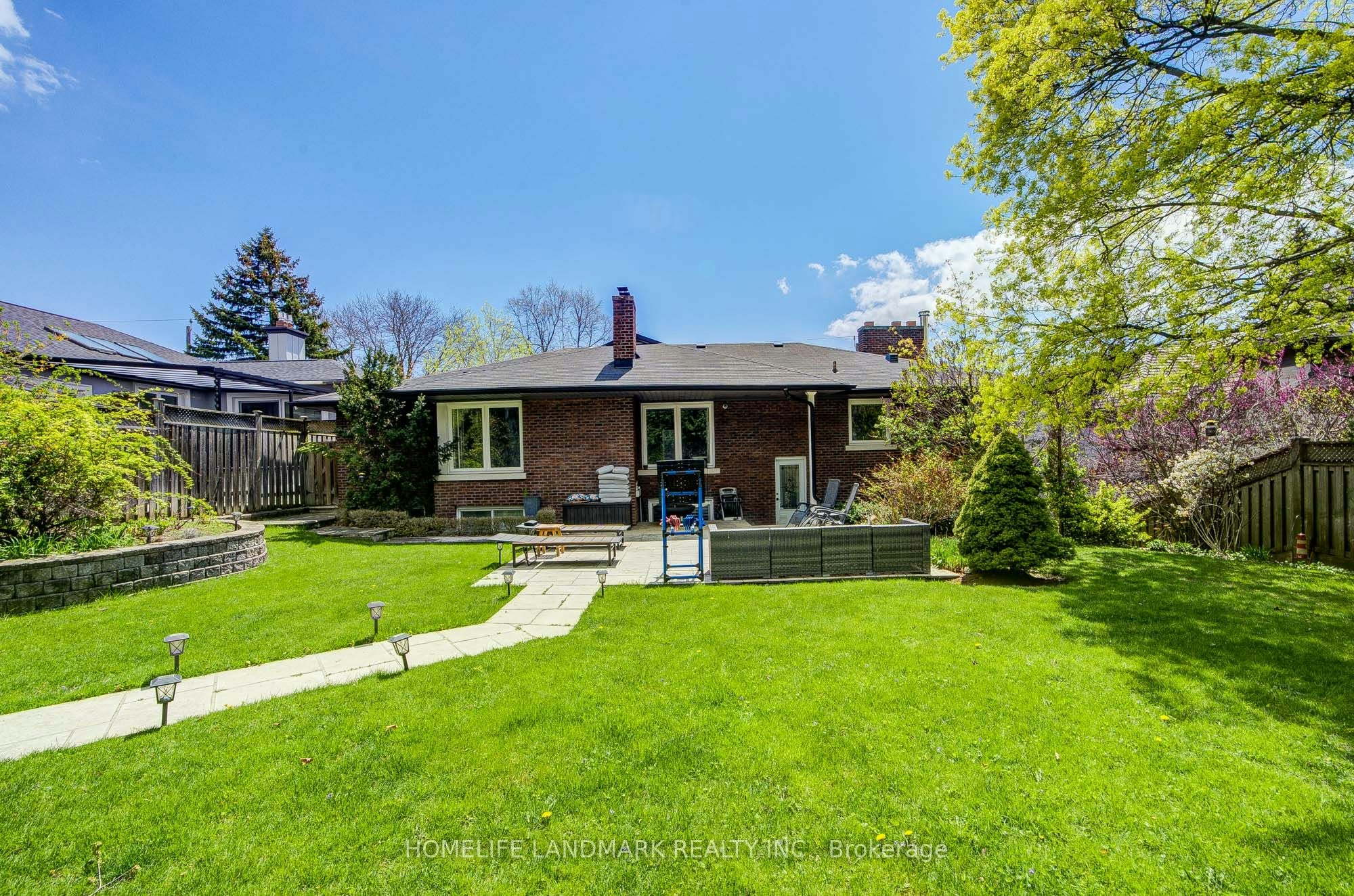 102 Stratford Crescent, Toronto, ON, M4N 1C6 - 5