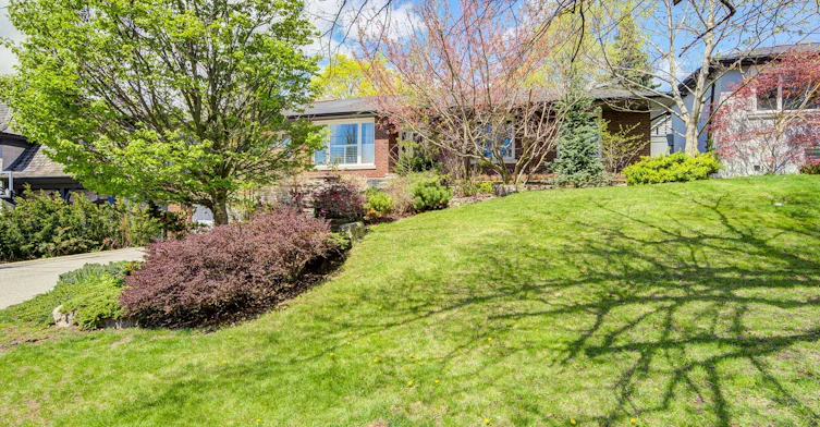 102 Stratford Crescent, Toronto, ON, M4N 1C6 - 2
