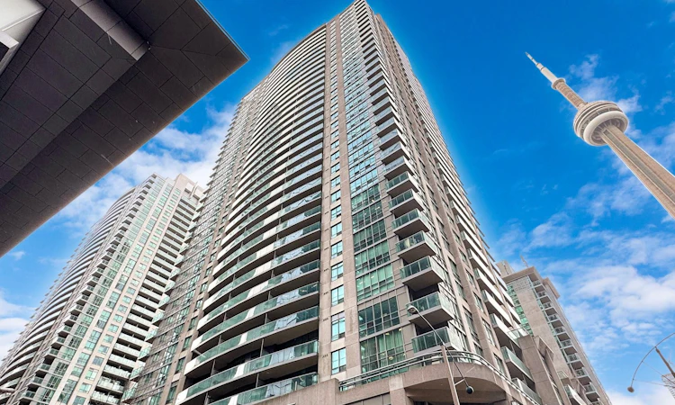 3503-30 Grand Trunk Crescent