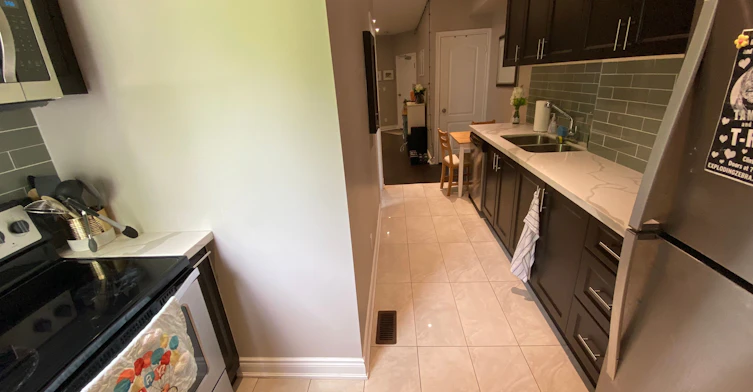 Main Floor Unit-989 Dufferin Street, Toronto, ON, M6H 4B2 - 4
