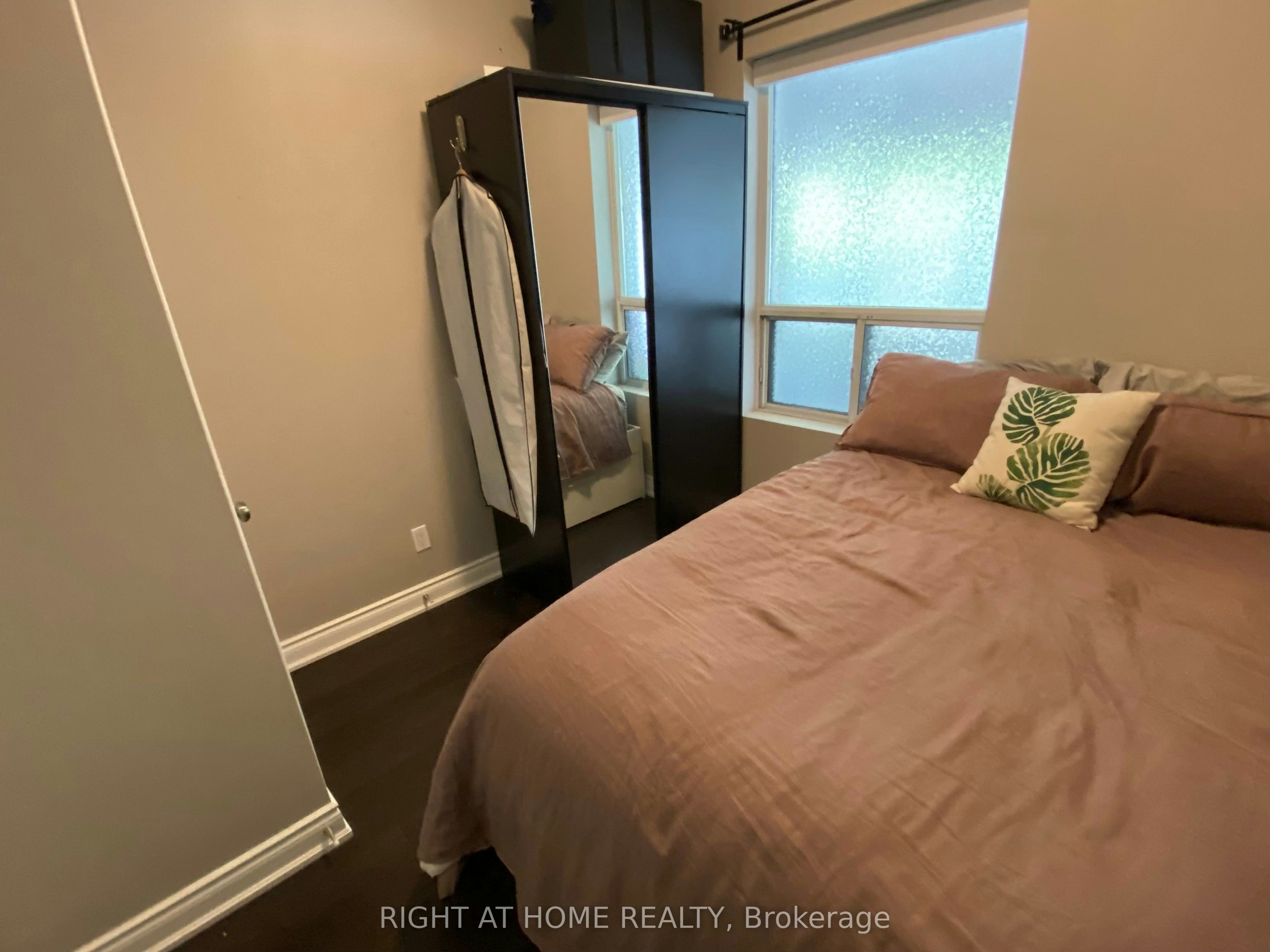 Main Floor Unit-989 Dufferin Street, Toronto, ON, M6H 4B2 - 8