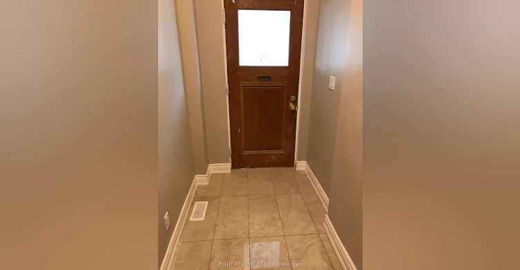 Main Floor Unit-989 Dufferin Street, Toronto, ON, M6H 4B2 - 2