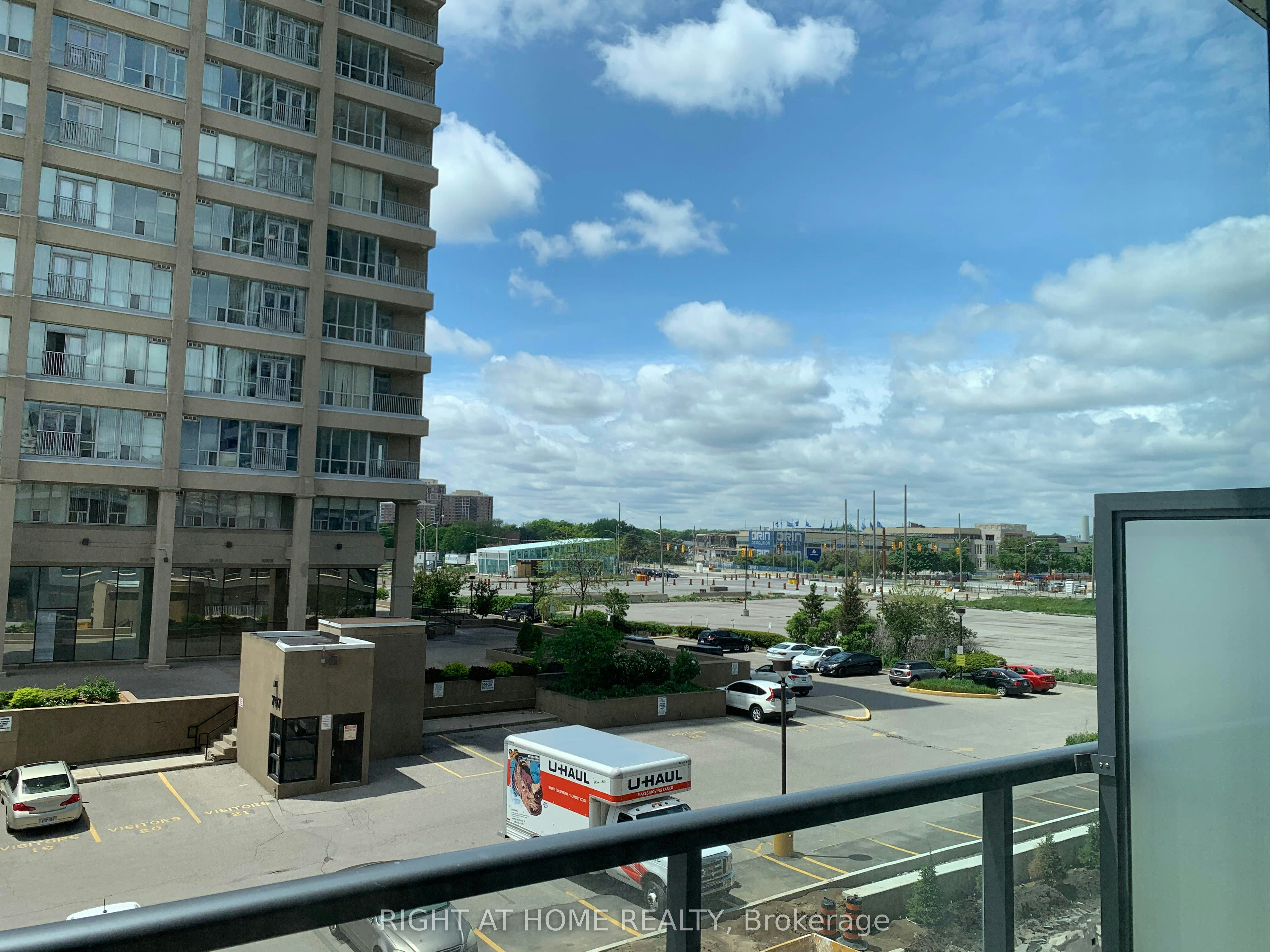 303-2 Sonic Way, Toronto, ON, M3C 0P2 - 7