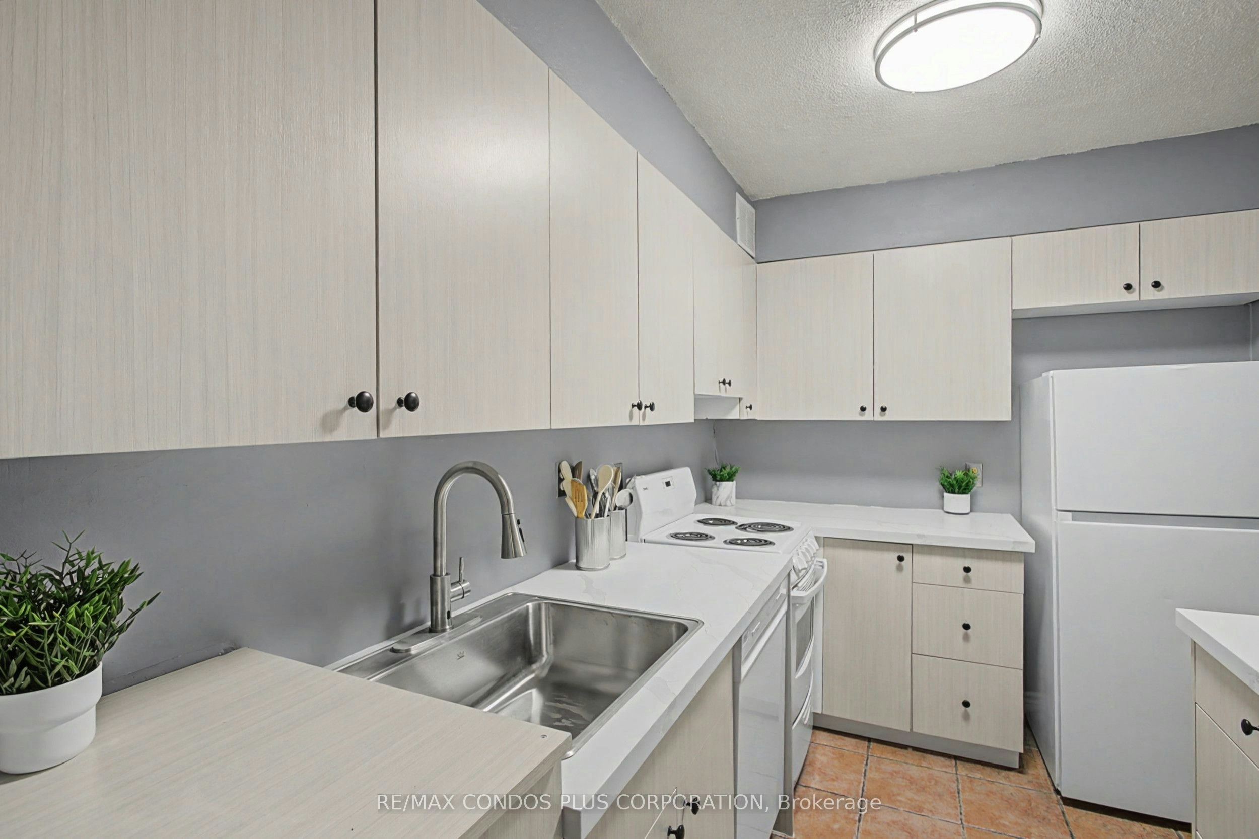 208-5949 Yonge Street, Toronto, ON, M2M 3V8 - 17