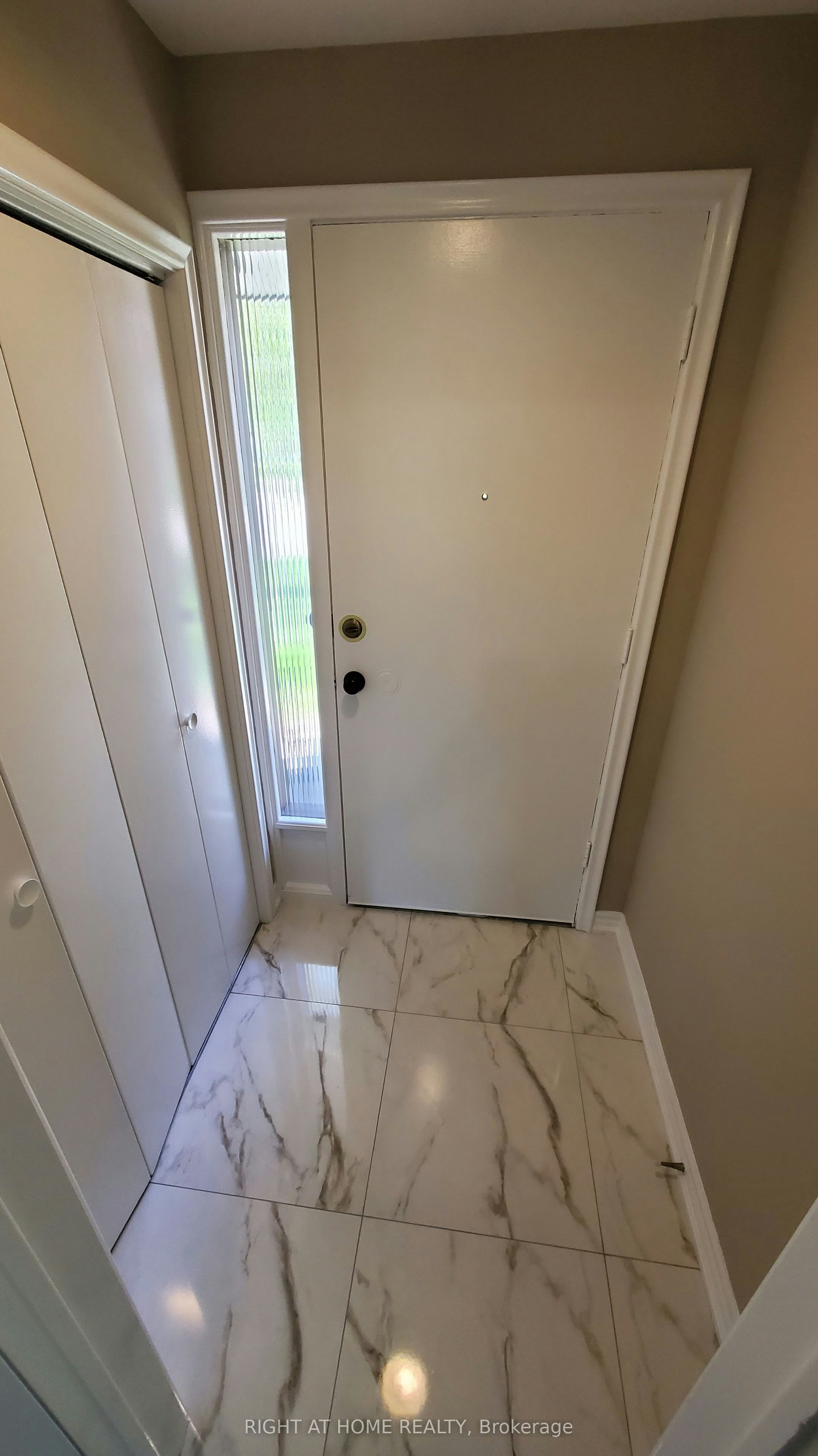 1-169 Yorkview Drive, Toronto, ON, M2R 1K2 - 2