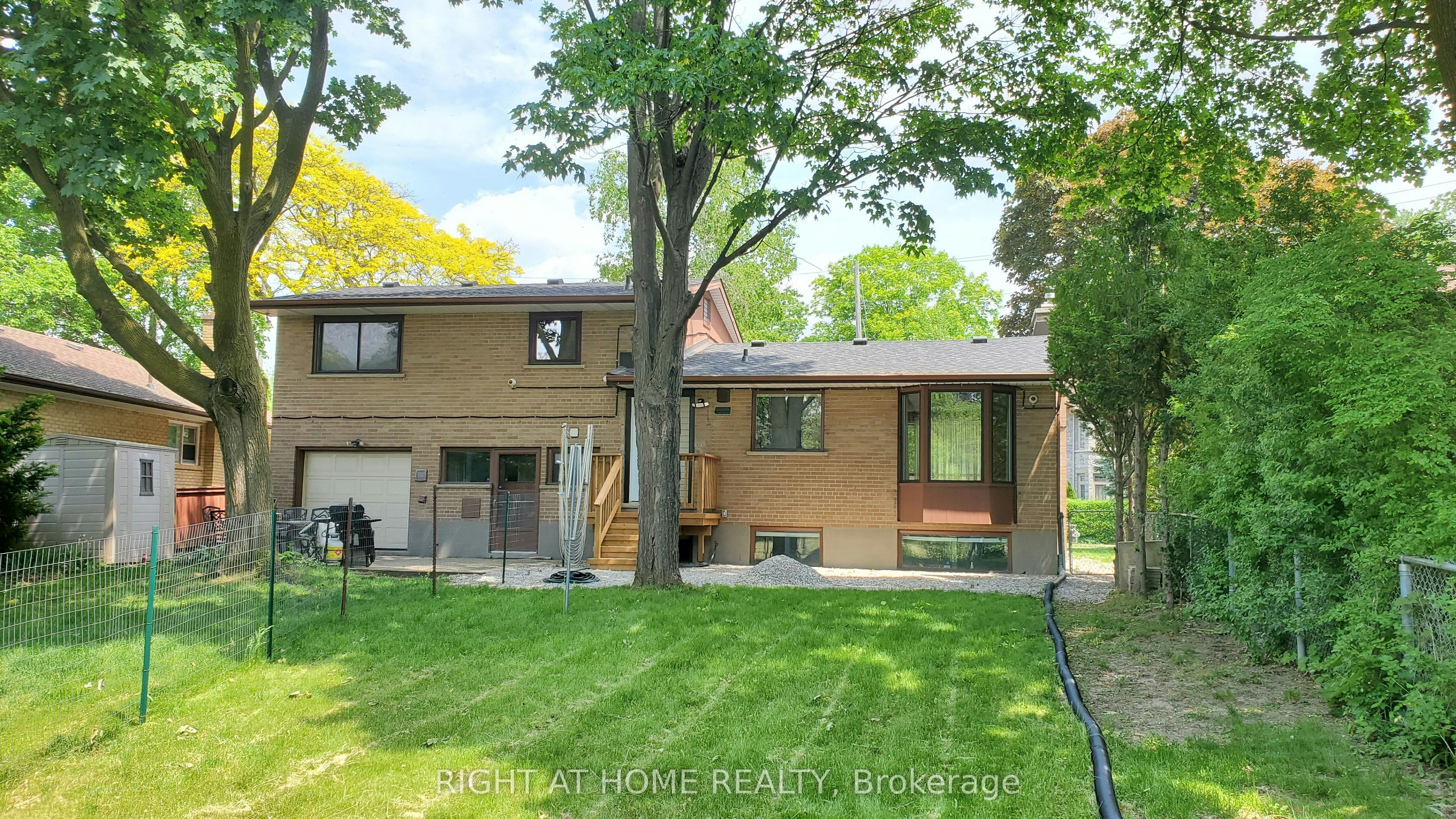 1-169 Yorkview Drive, Toronto, ON, M2R 1K2 - 31