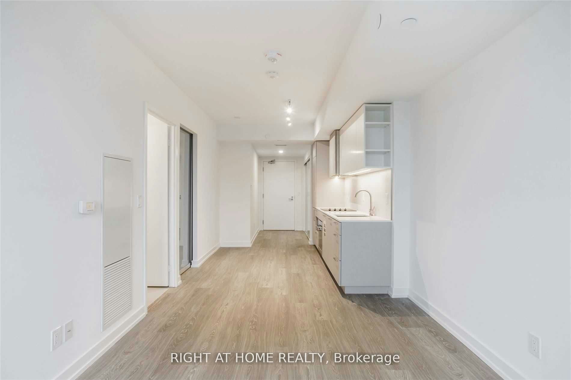 2616-19 Western Battery Road, Toronto, ON, M6K 0E3 - 3