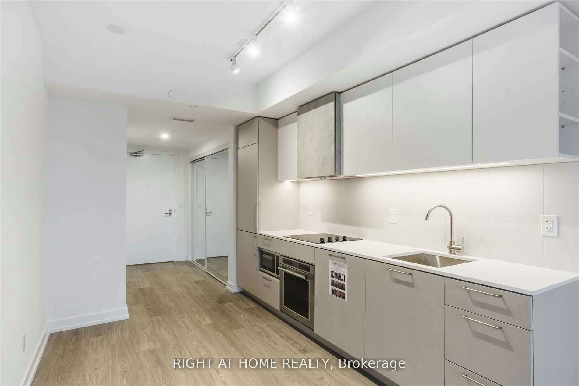 2616-19 Western Battery Road, Toronto, ON, M6K 0E3 - 2