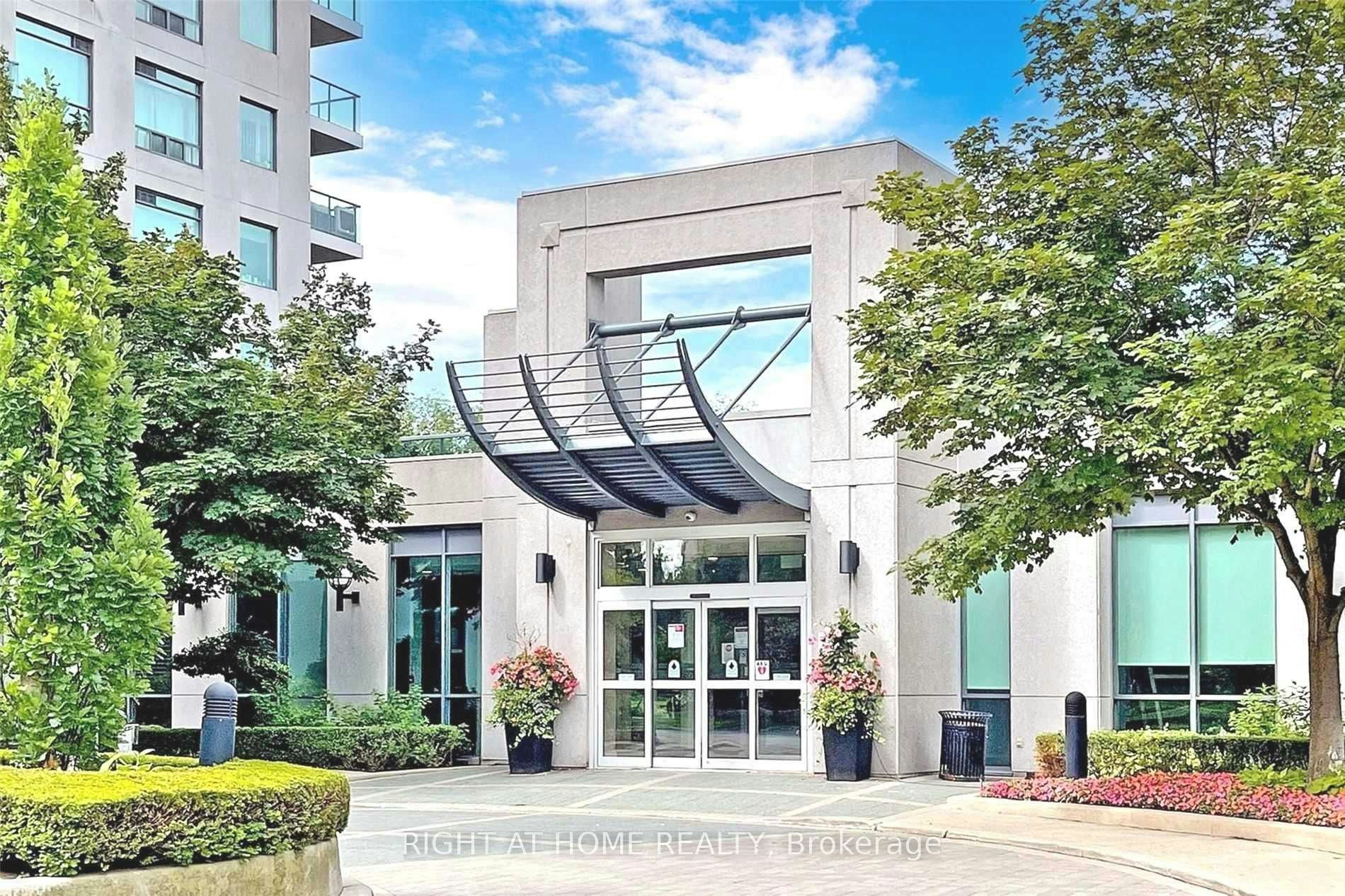 702-28 Harrison Garden Boulevard, Toronto, ON, M2N 7B5 - 2