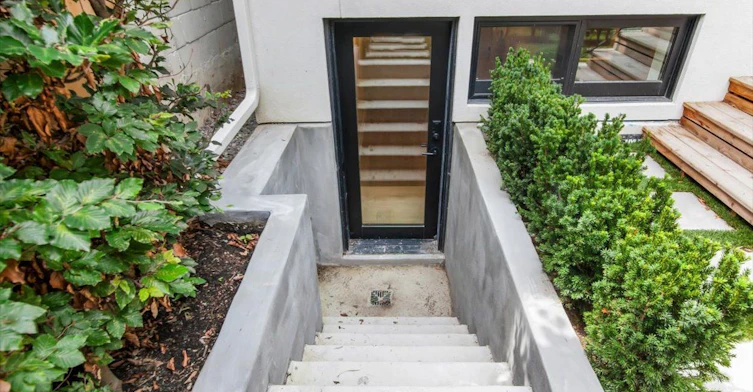 LOWER-431 Arlington Avenue, Toronto, ON, M6C 3A4 - 3