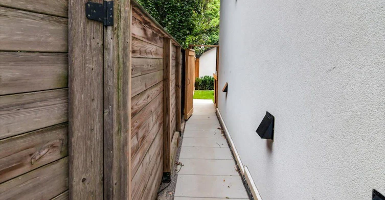 LOWER-431 Arlington Avenue, Toronto, ON, M6C 3A4 - 2