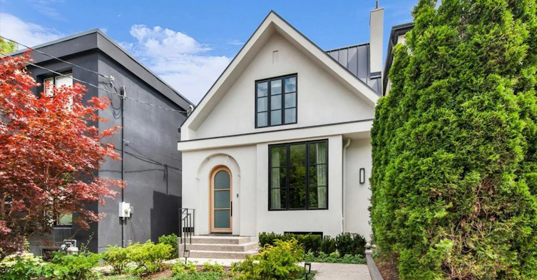 LOWER-431 Arlington Avenue, Toronto, ON, M6C 3A4