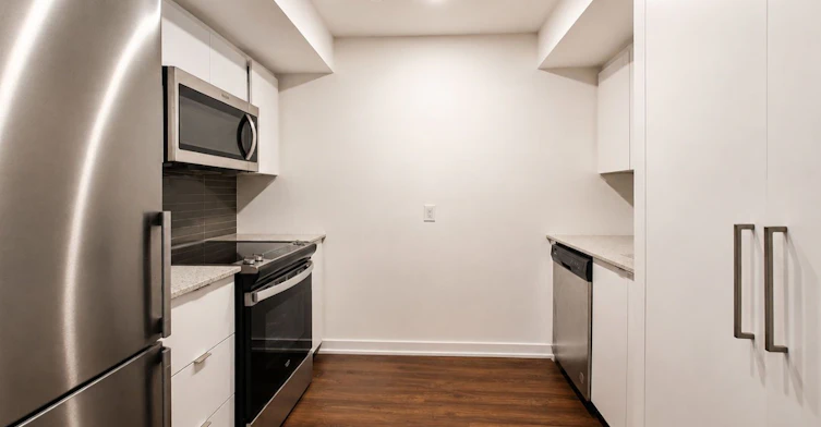 913 (Room 2)-30 Tretti Way, Toronto, ON, M3H 0E3 - 3