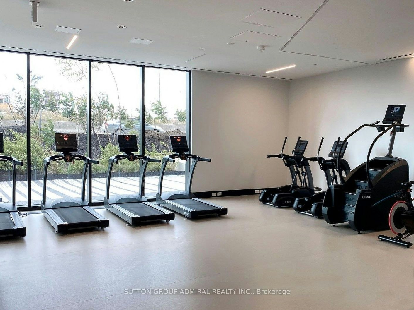 913 (Room 2)-30 Tretti Way, Toronto, ON, M3H 0E3 - 6