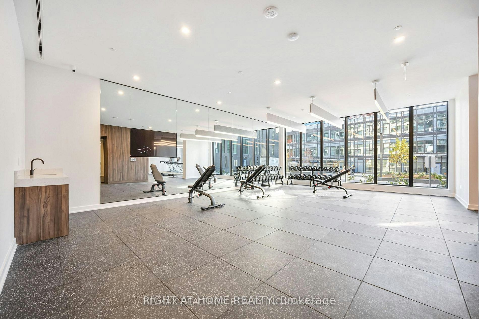 215-1 Kyle Lowry Road, Toronto, ON, M3C 0S6 - 13