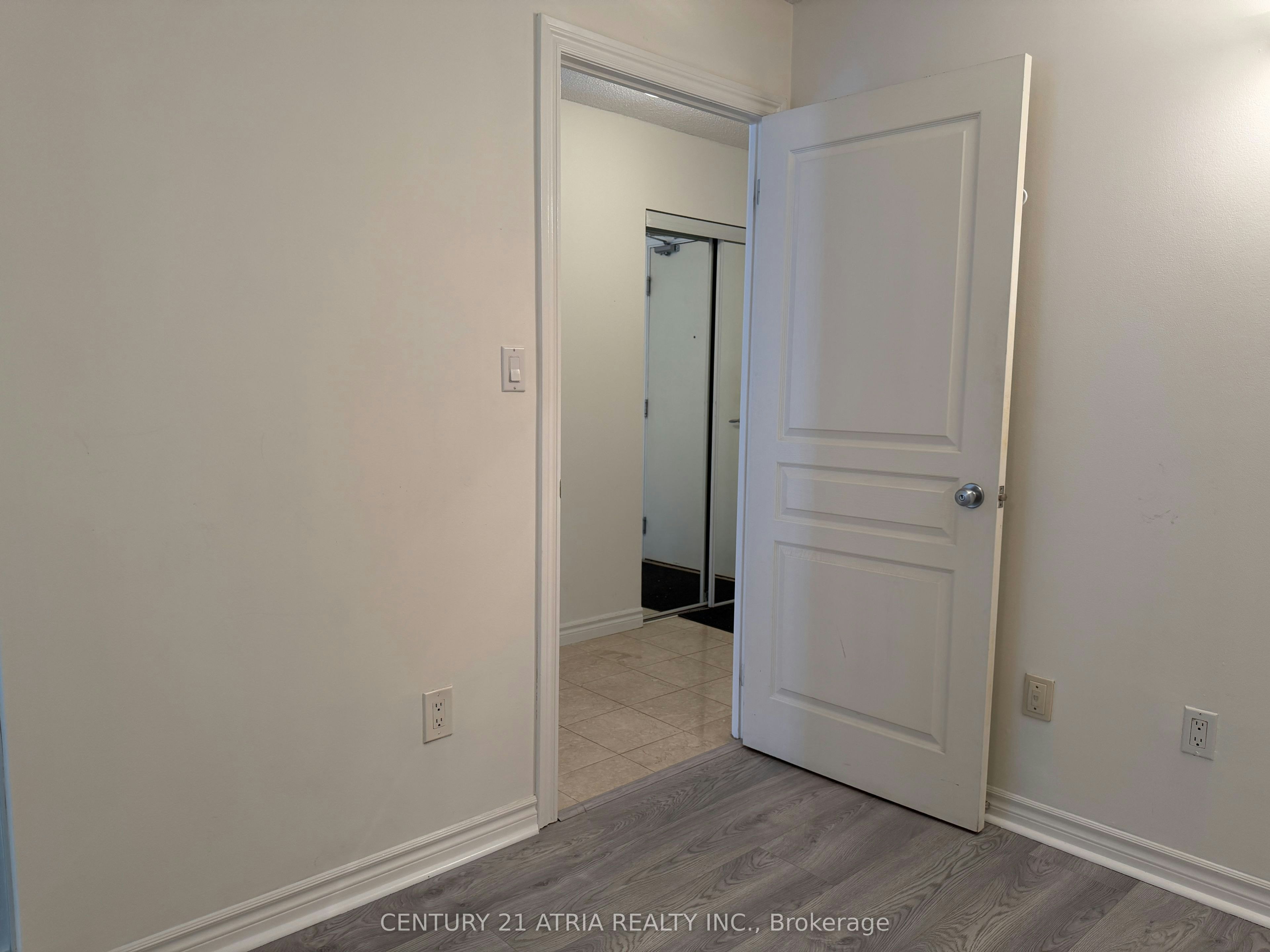 602-801 Bay Street, Toronto, ON, M5S 1Y9 - 16