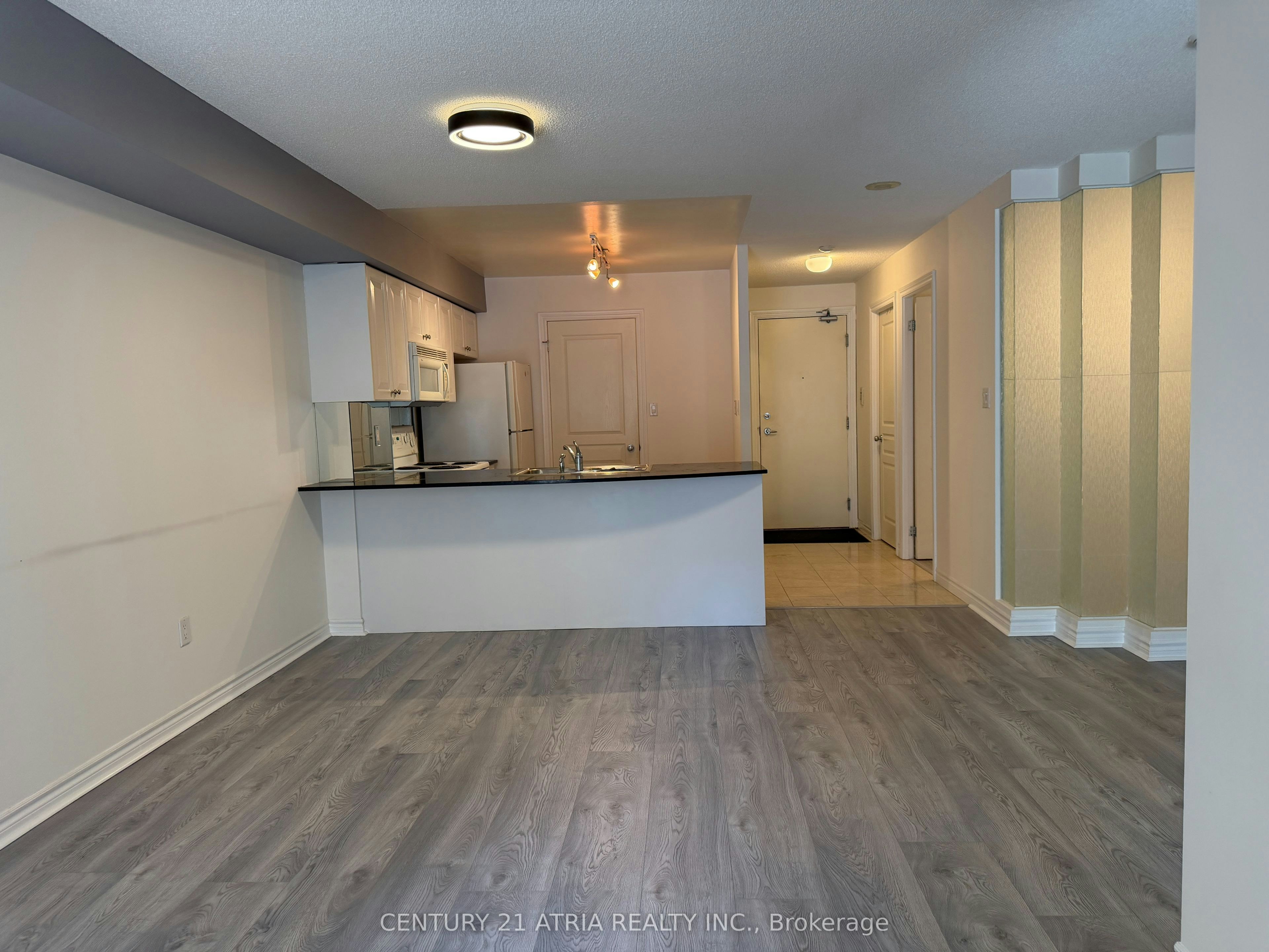 602-801 Bay Street, Toronto, ON, M5S 1Y9 - 2