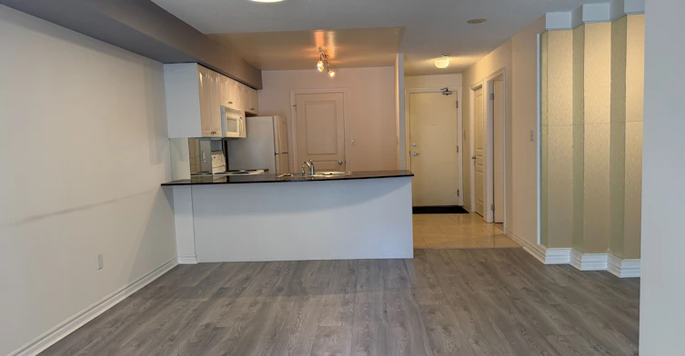 602-801 Bay Street, Toronto, ON, M5S 1Y9 - 2