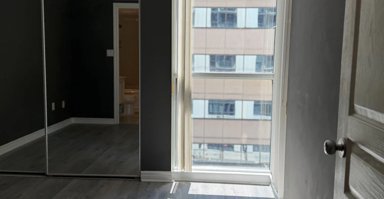 602-801 Bay Street, Toronto, ON, M5S 1Y9 - 13