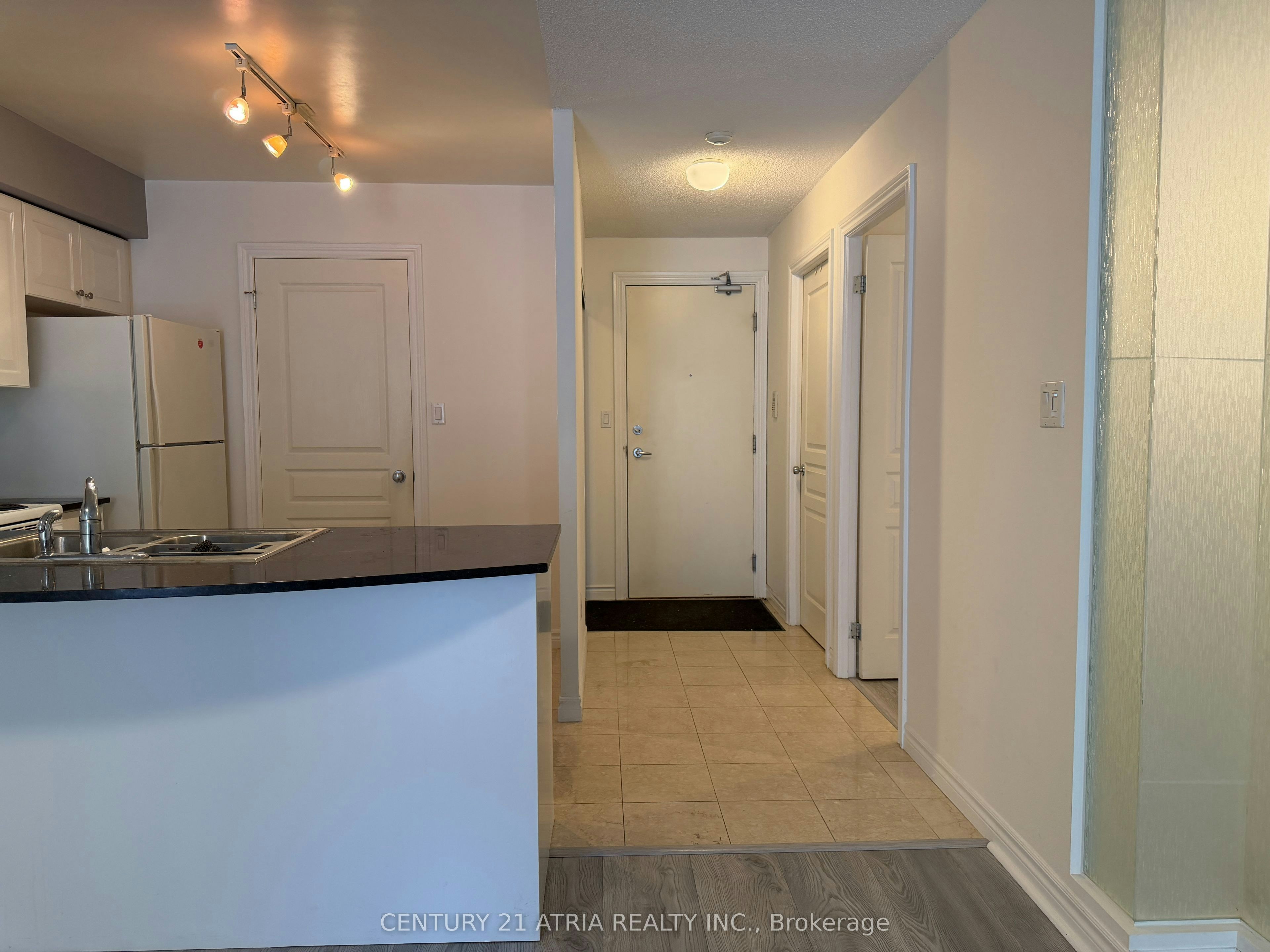 602-801 Bay Street, Toronto, ON, M5S 1Y9